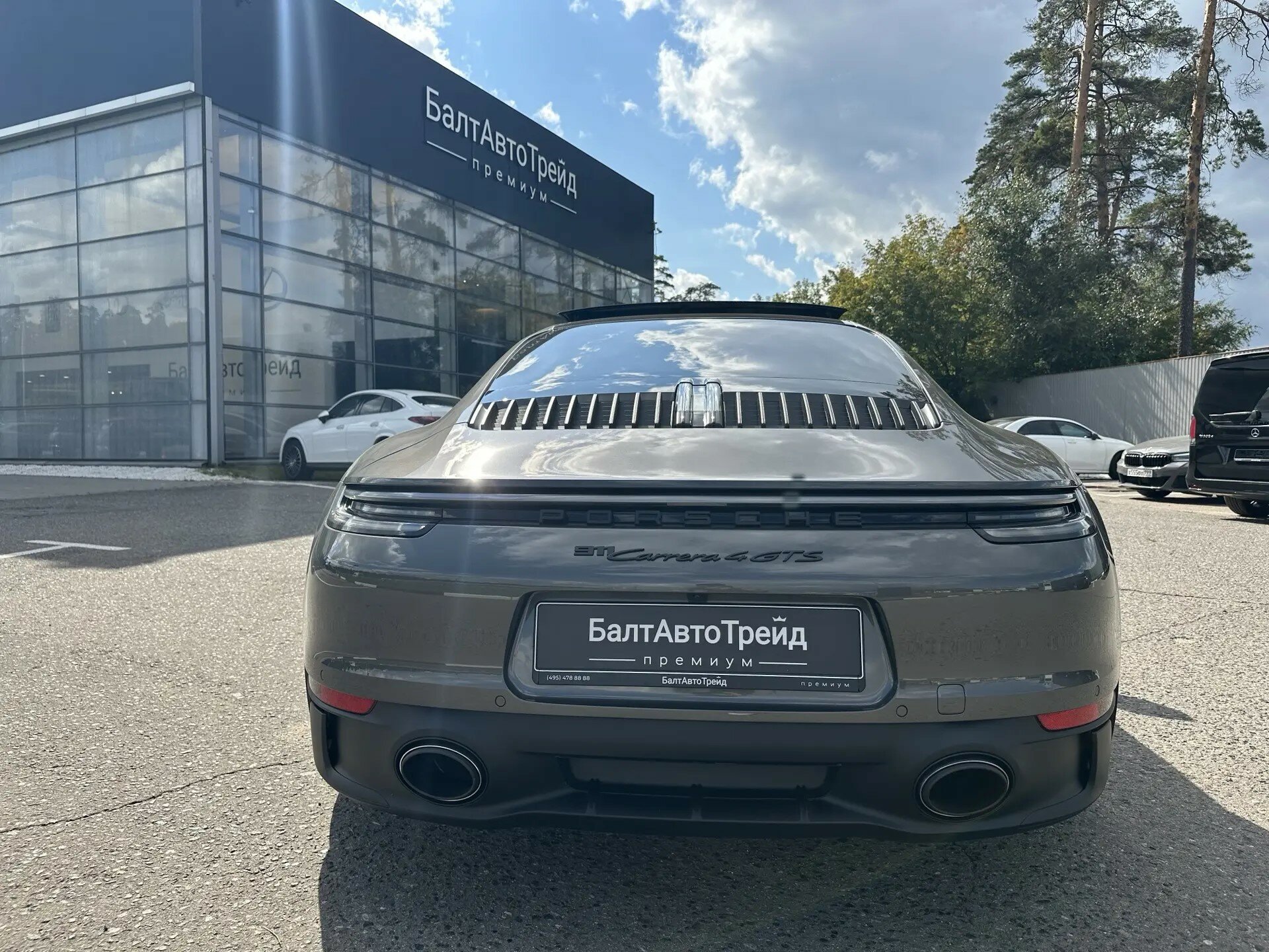 Автомобиль Porsche 911 Carrera 4 GTS 3.0 AMT (480 л.с.) 4WD - 5