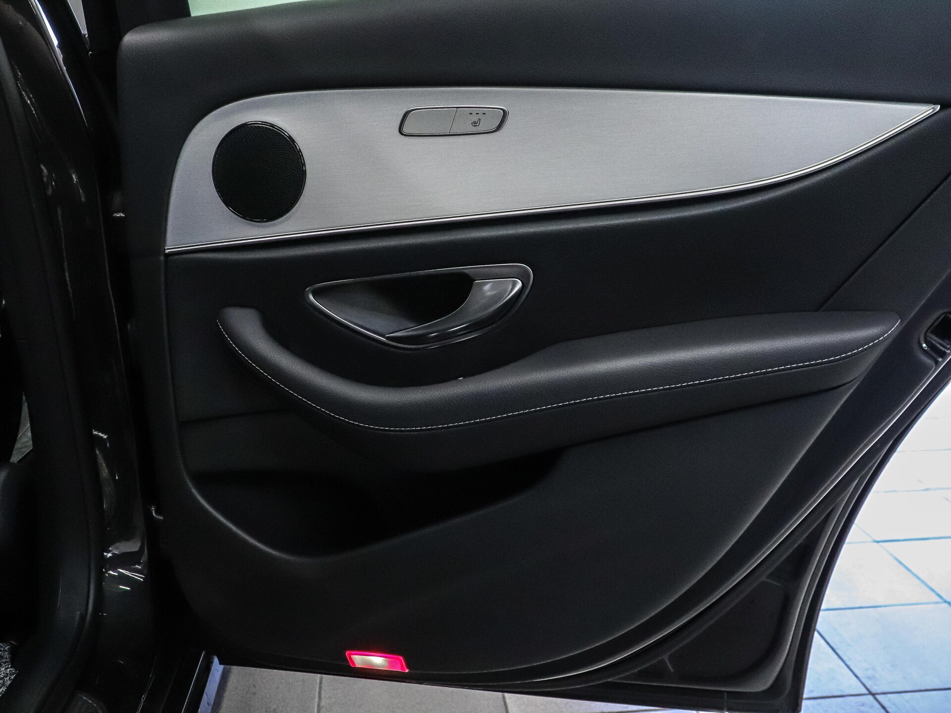 Mercedes-Benz E-Класс 2021 32