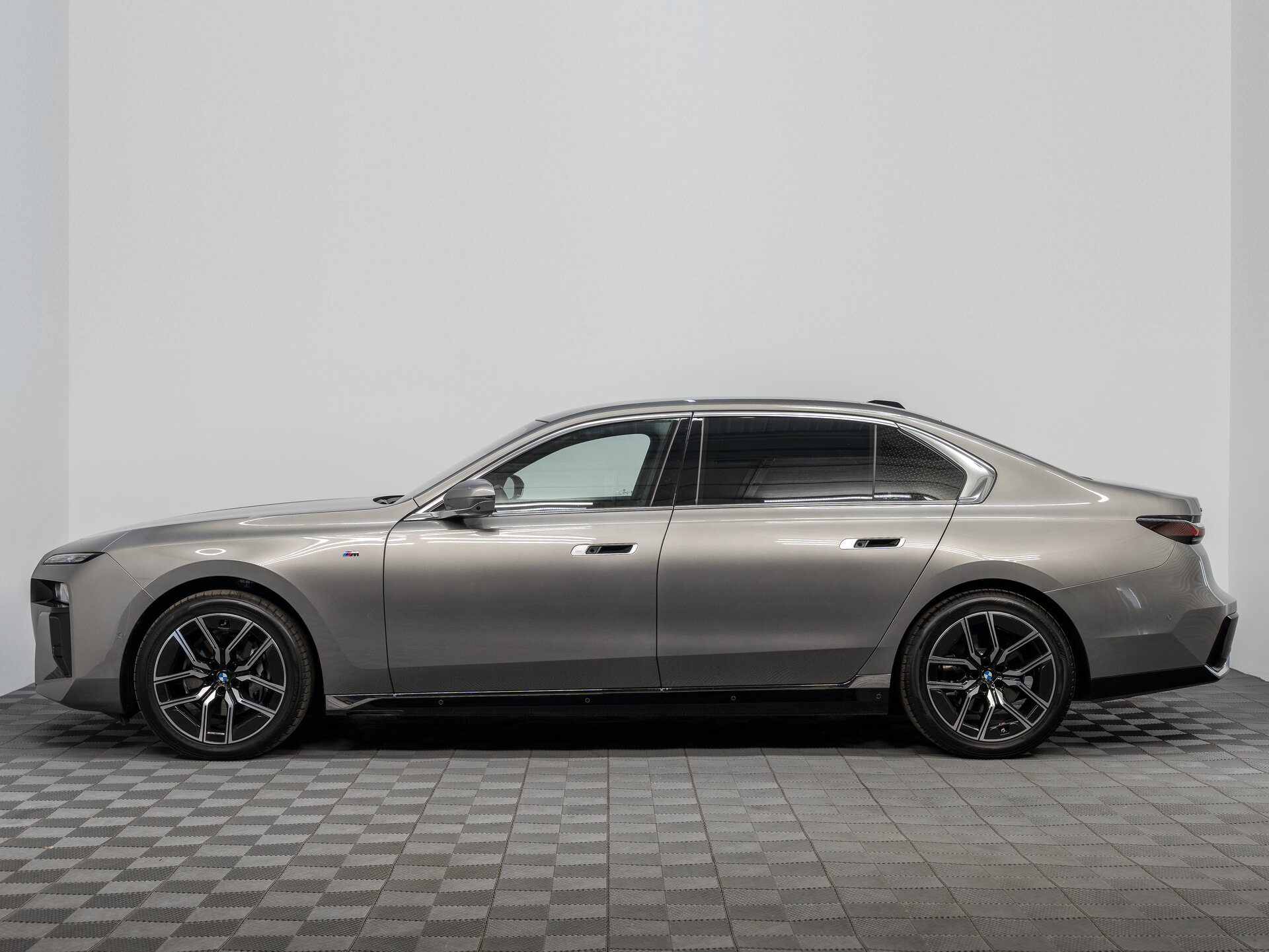 Автомобиль BMW 7 серии 740d xDrive 3.0d AT (286 л.с.) 4WD - 6