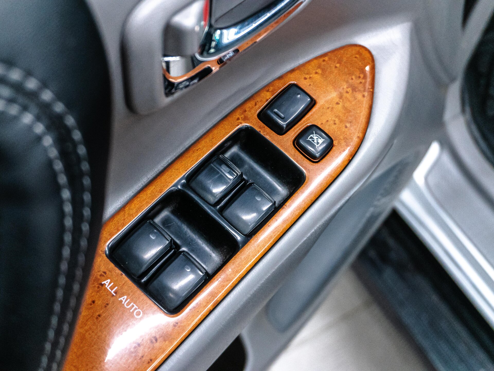 Lexus LX 2007 9