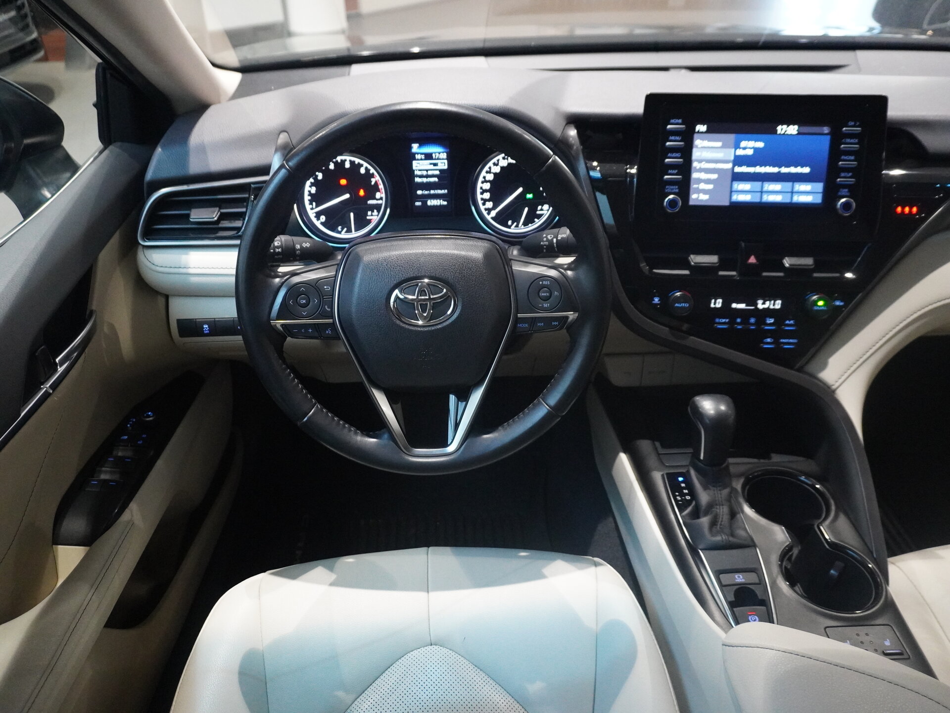 Автомобиль Toyota Camry 2.5 AT (200 л.с.) - 14