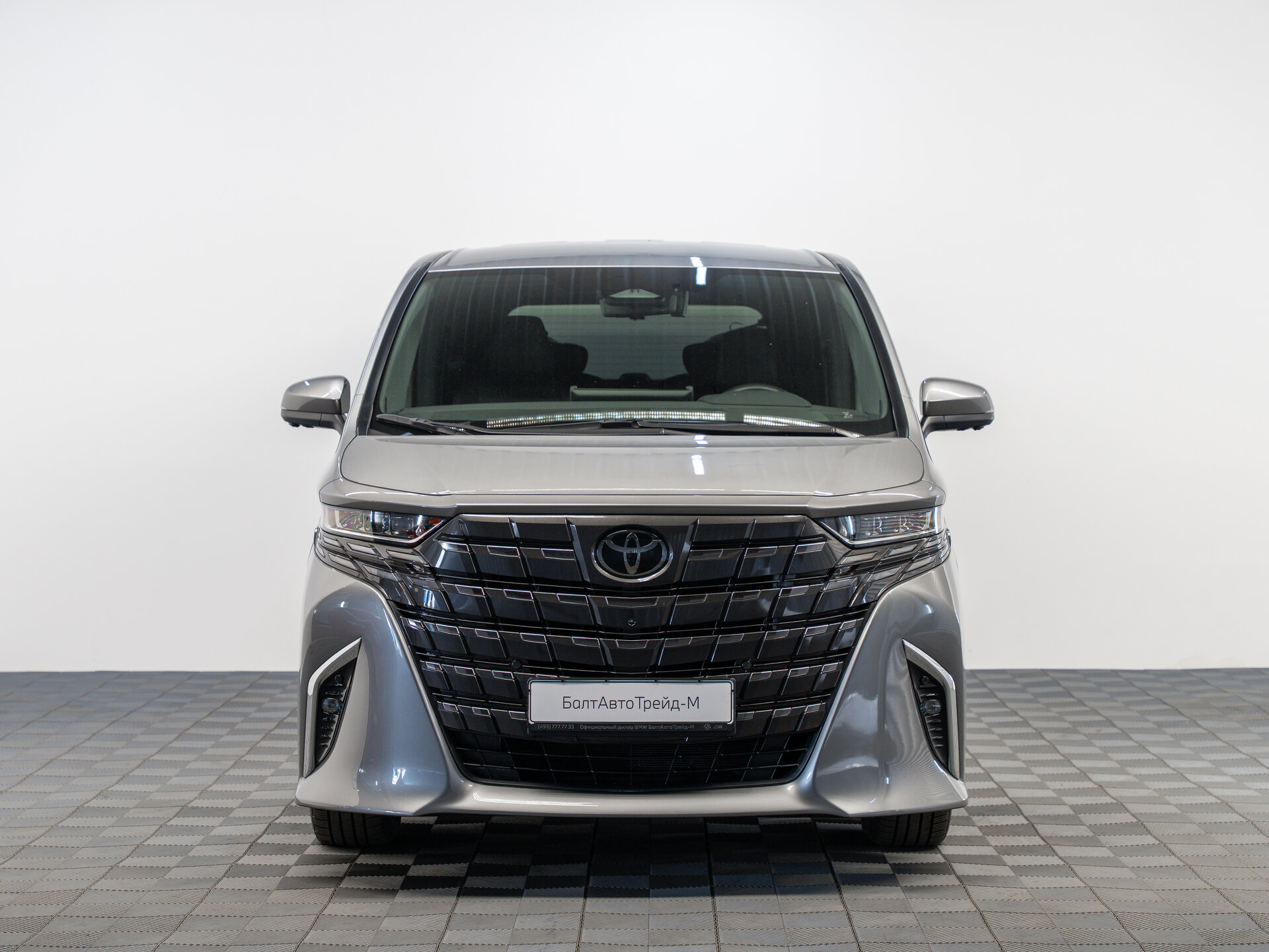 Автомобиль Toyota Alphard 2.5hyb CVT (190 л.с.) 4WD - 2