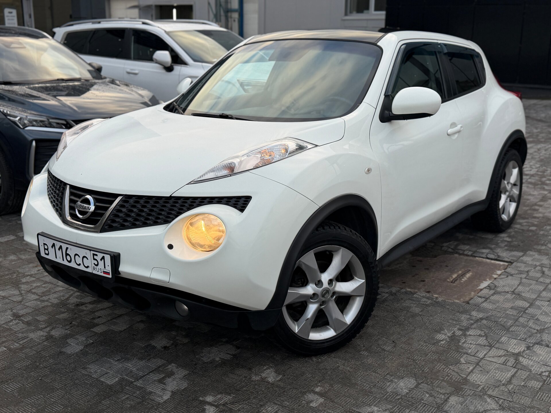Nissan Juke 1.6 CVT (117 л.с.) 2012