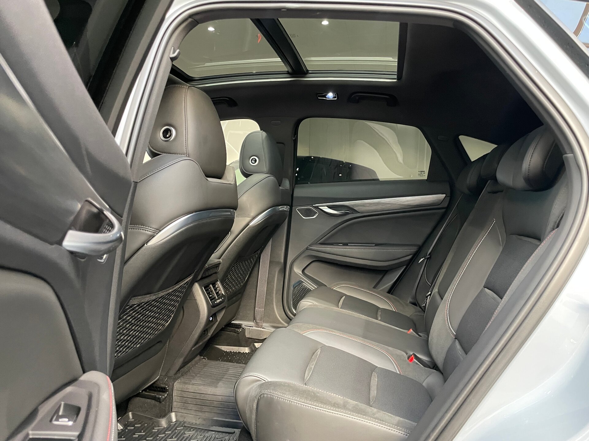 Автомобиль Geely Tugella 2.0 AT (238 л.с.) 4WD - 9