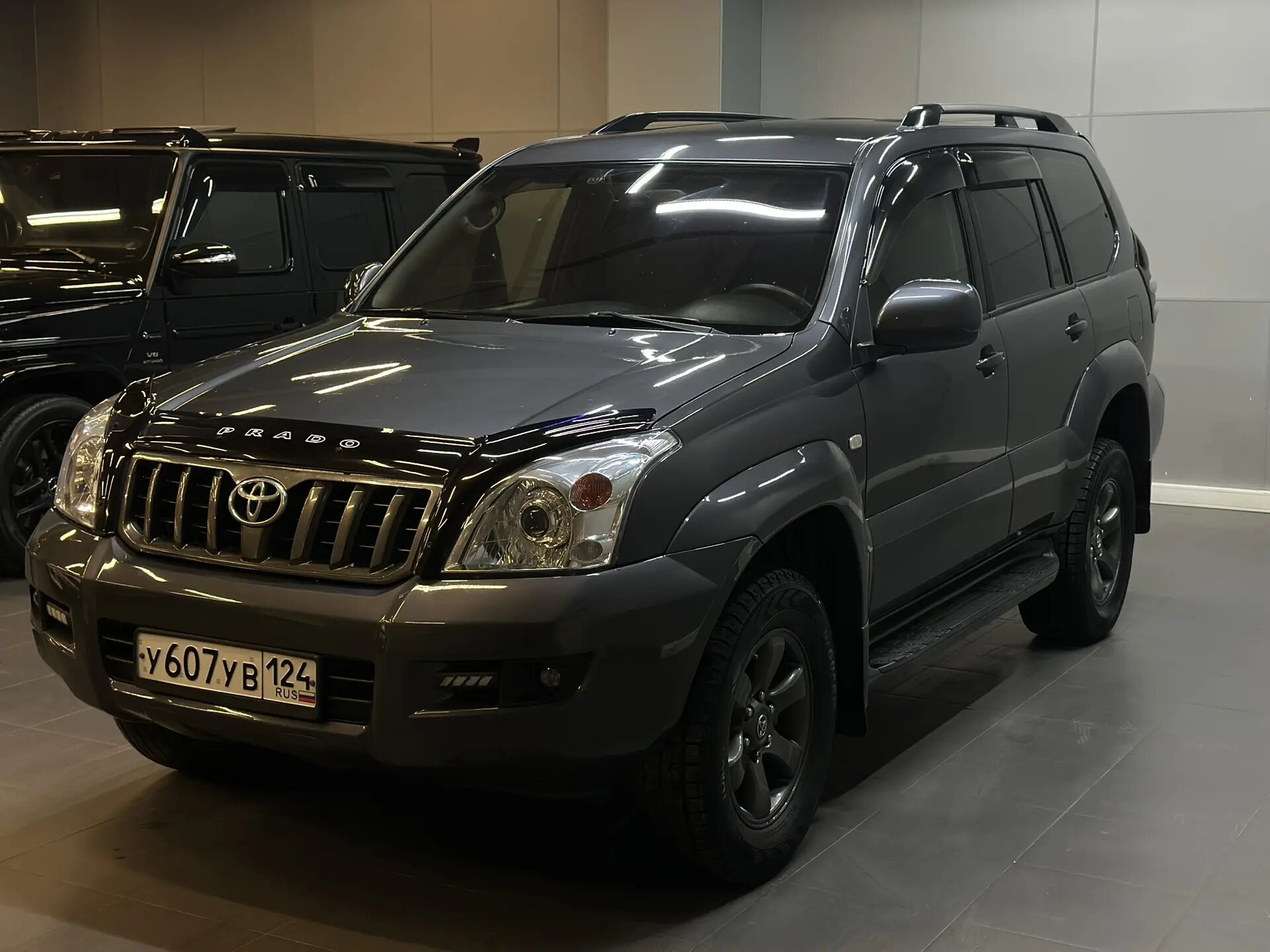 Toyota Land Cruiser Prado — фото 1