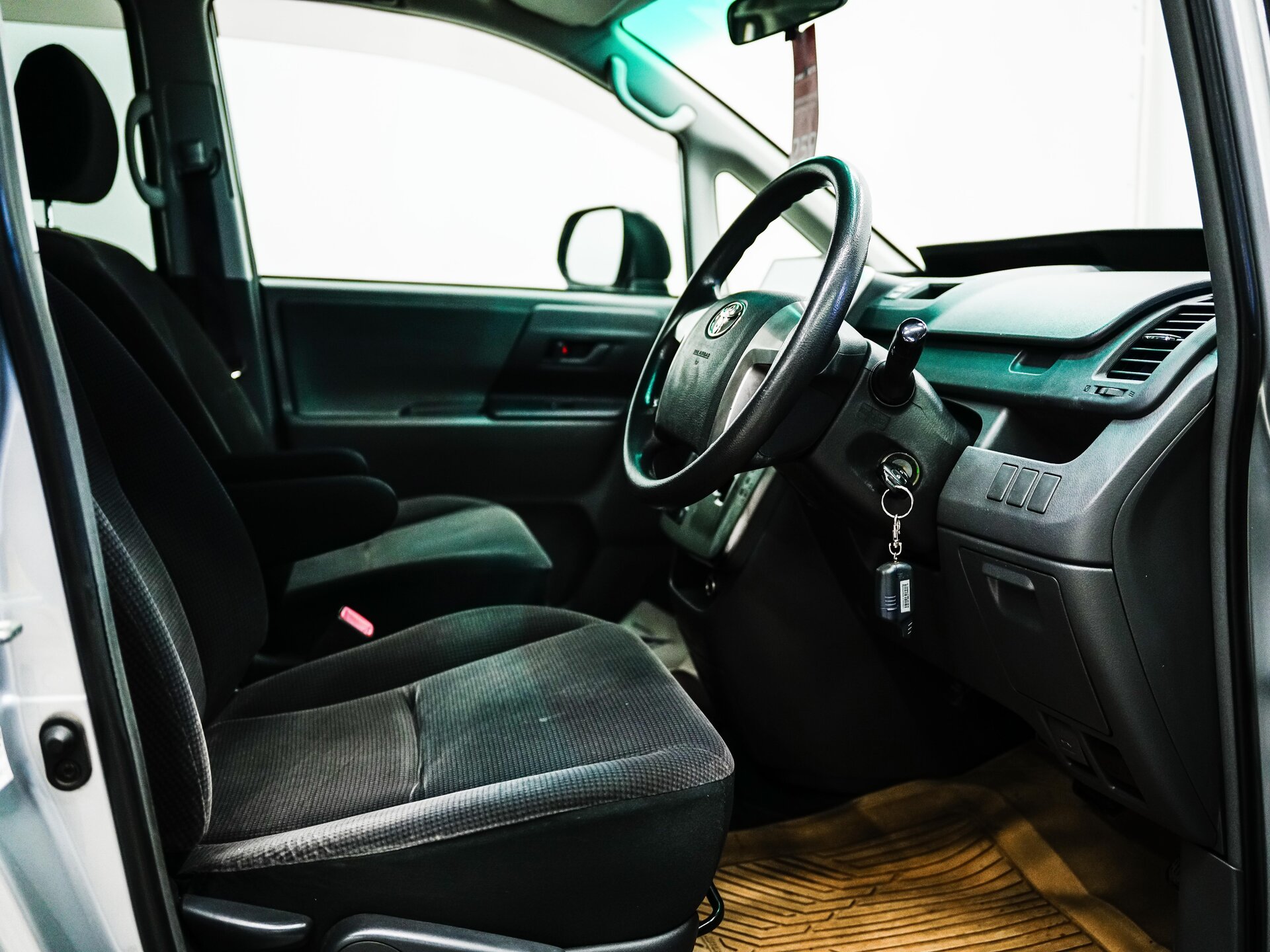 Toyota Noah 2008 12