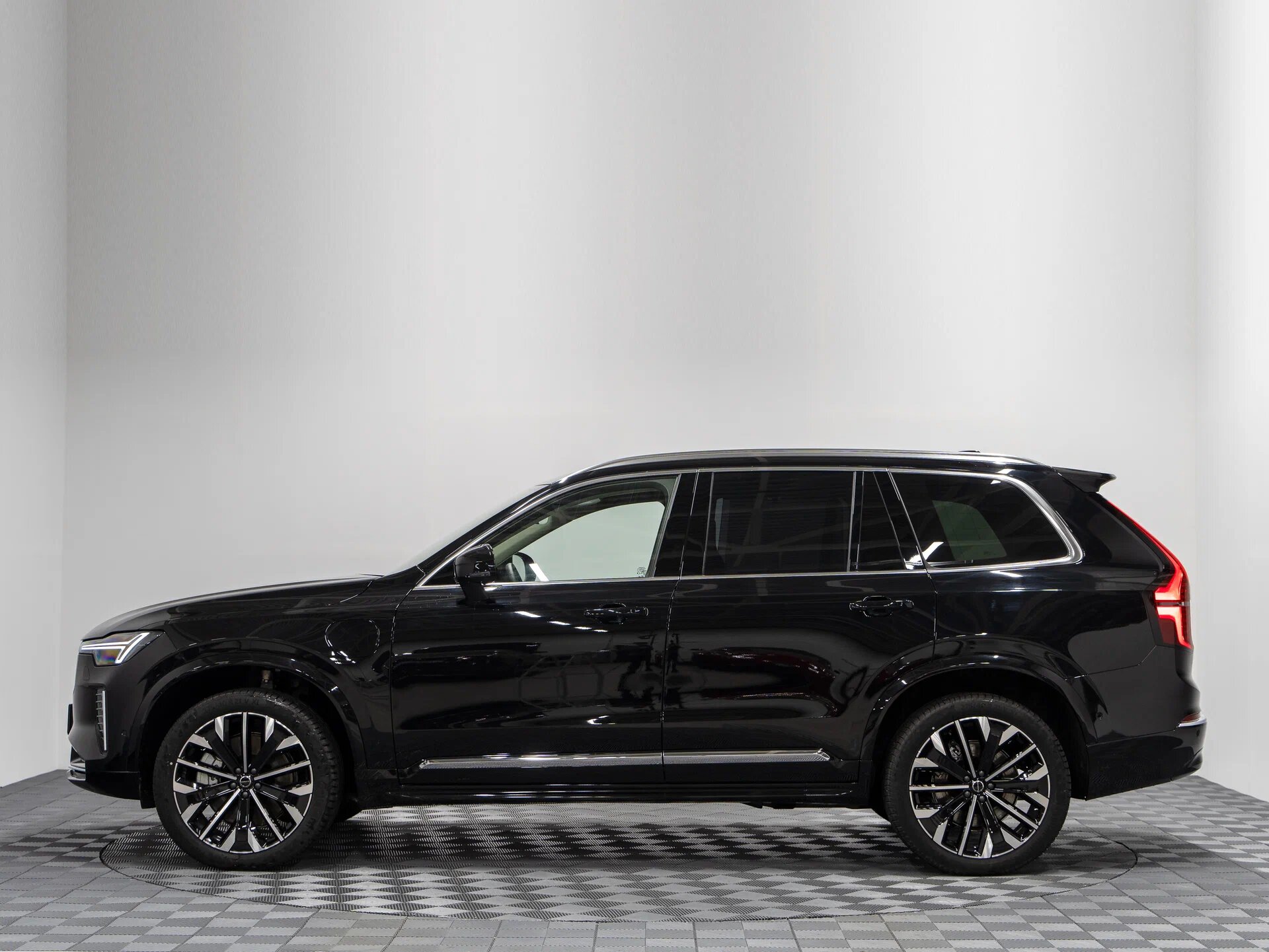 Автомобиль Volvo XC90 T8 2.0hyb AT (455 л.с.) 4WD - 15