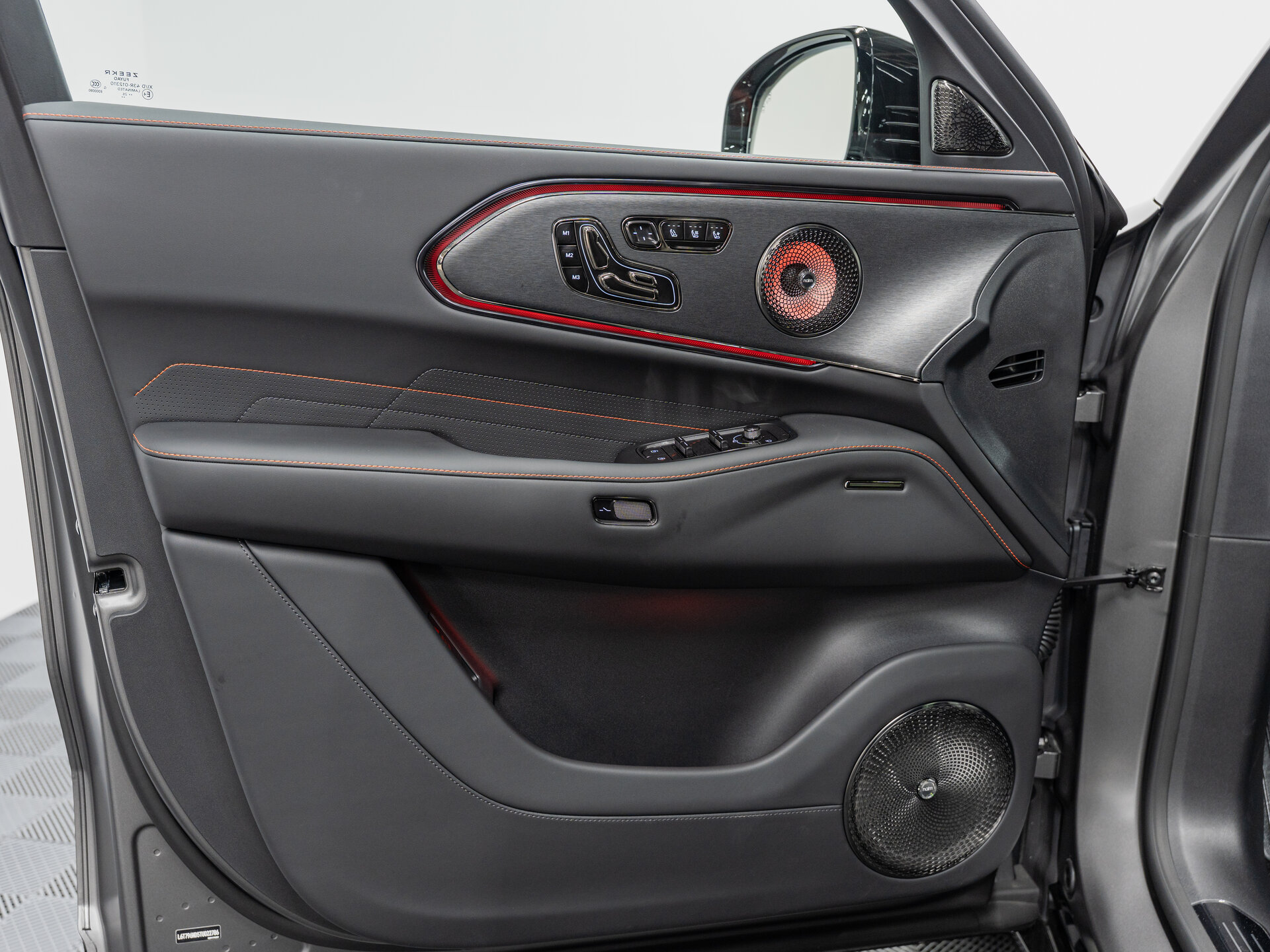 Автомобиль Zeekr 8X Dawn 2.0hyb AT (1401 л.с.) 4WD - 7