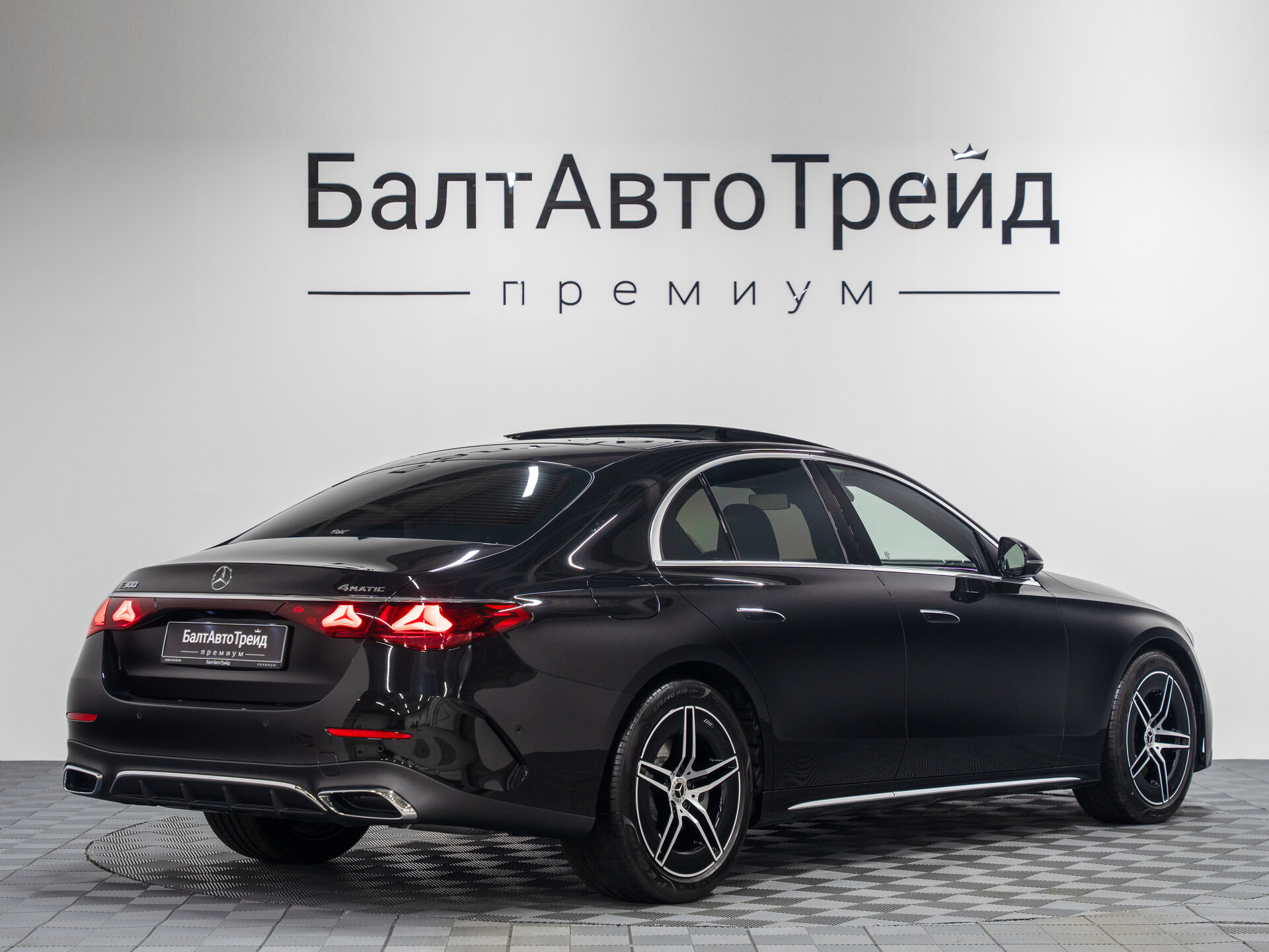 Автомобиль Mercedes-Benz E-Класс 300 2.0 AT (258 л.с.) 4WD - 7