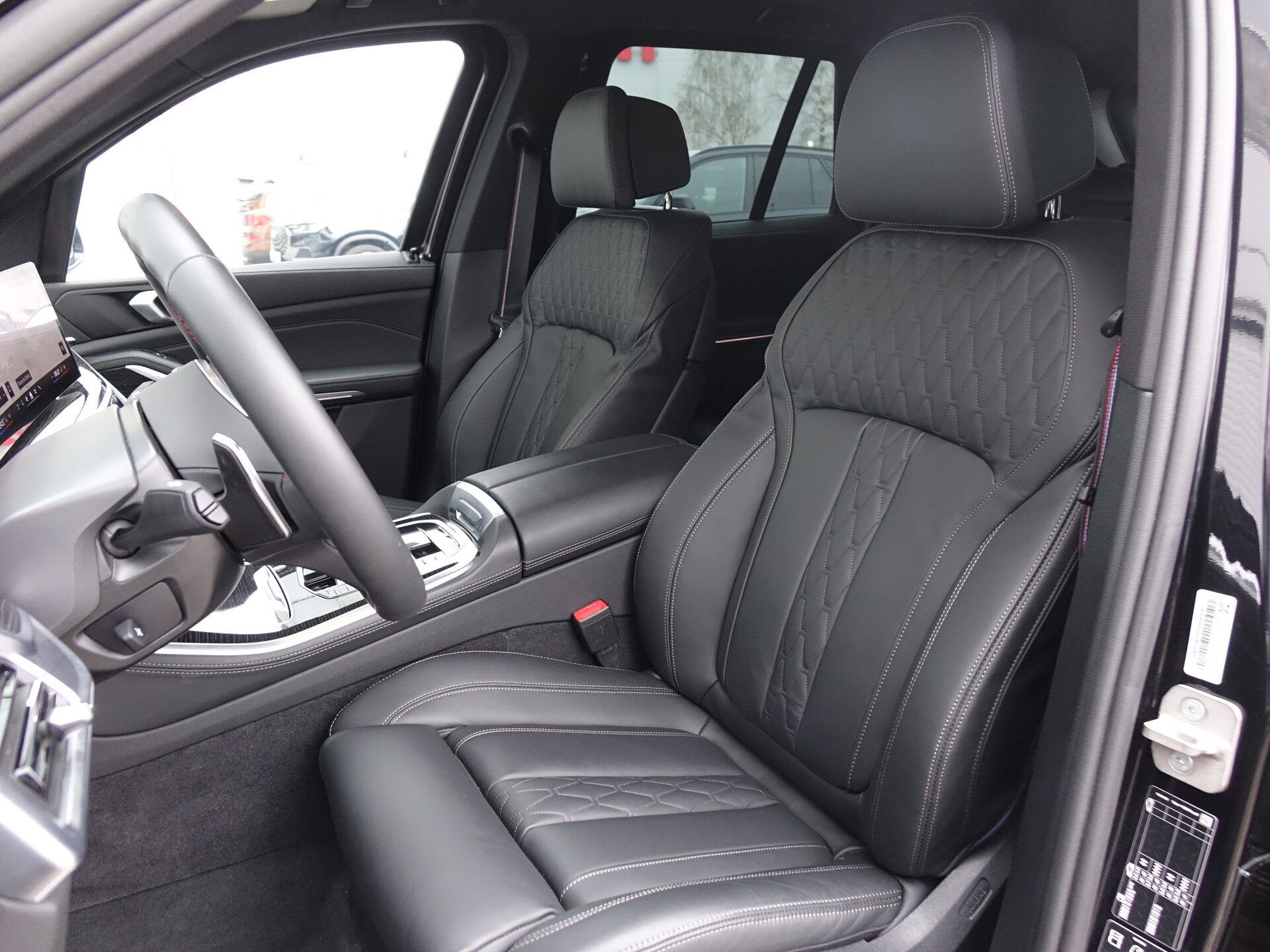 Автомобиль BMW X5 M60i 4.4 AT (530 л.с.) 4WD - 12