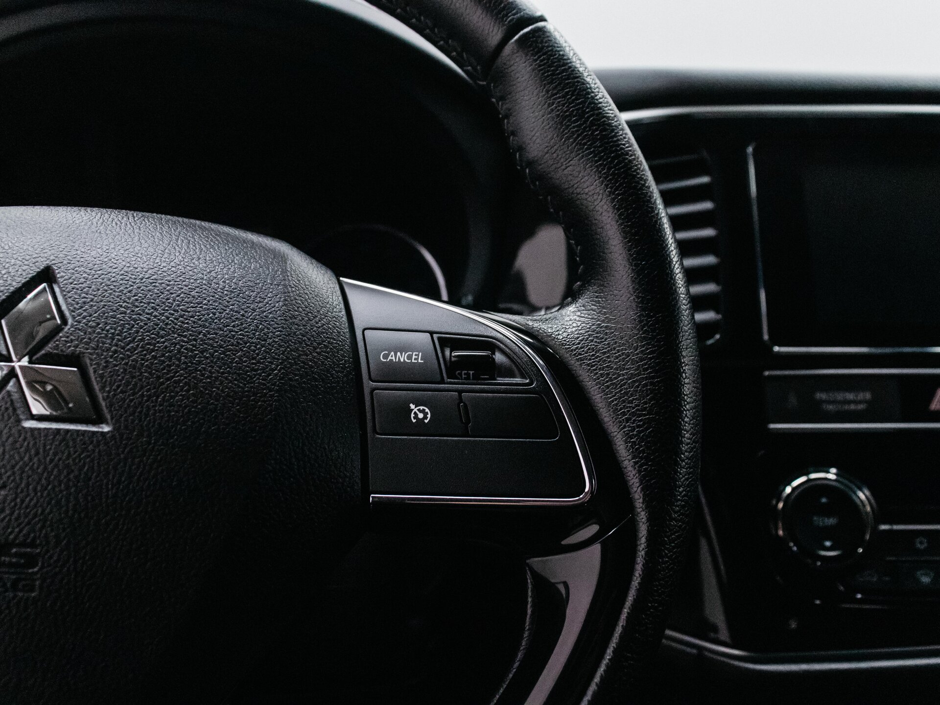 Mitsubishi Outlander 2019 20