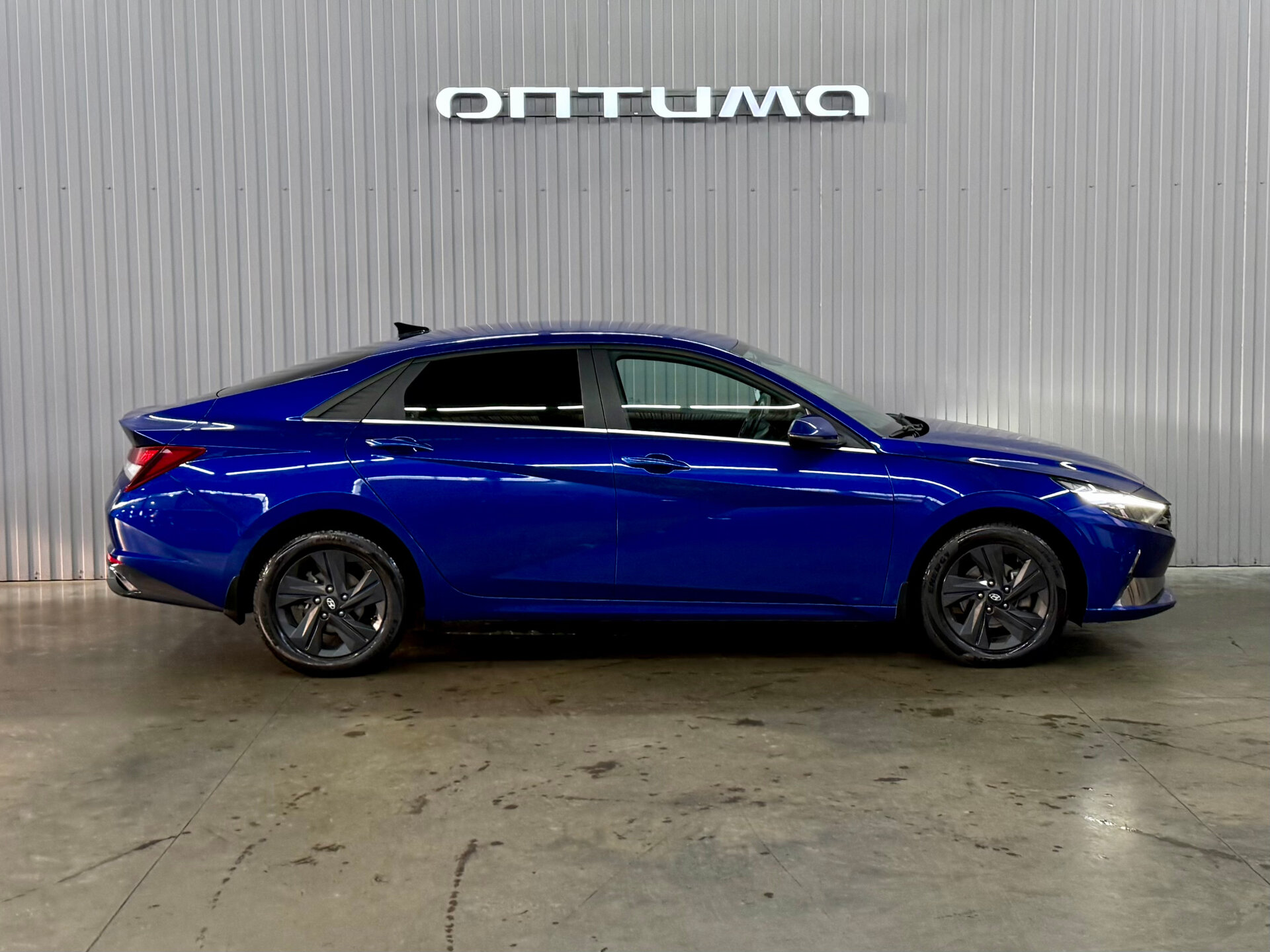 Hyundai Elantra 