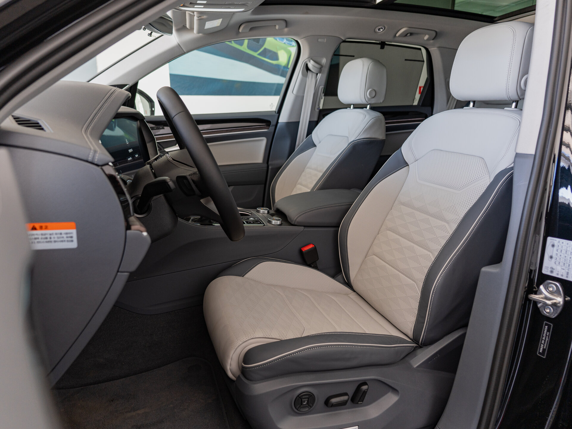 Автомобиль Volkswagen Touareg 3.0d AT (286 л.с.) 4WD - 15