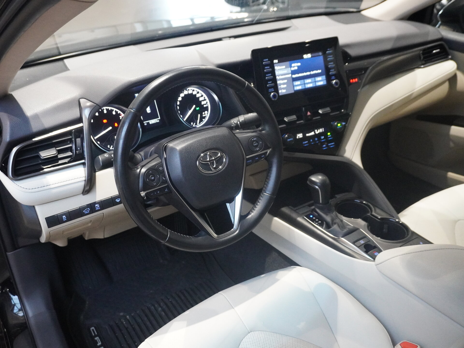 Автомобиль Toyota Camry 2.5 AT (200 л.с.) - 7
