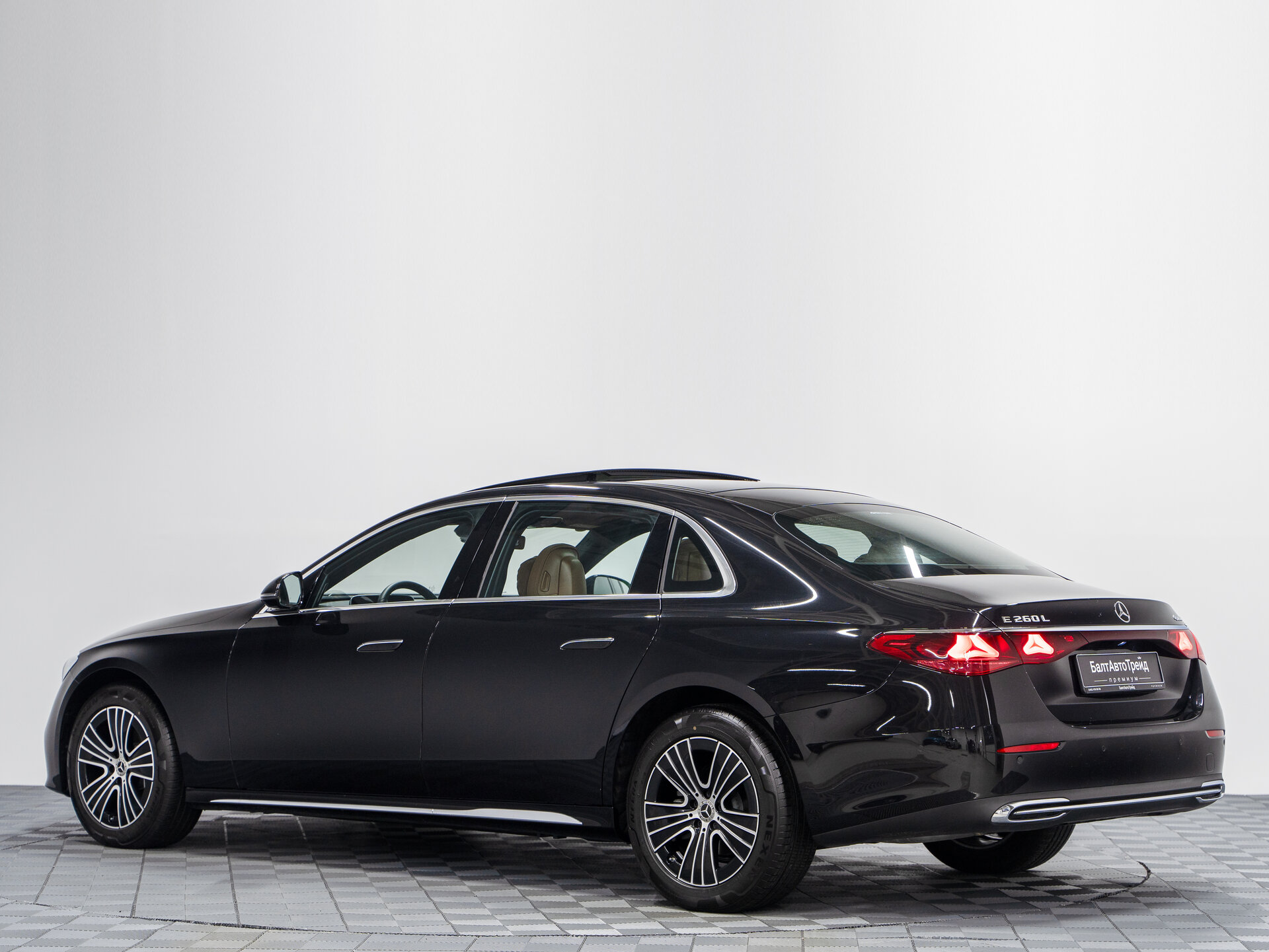 Автомобиль Mercedes-Benz E-Класс 260 L 2.0 AT (204 л.с.) 4WD - 9