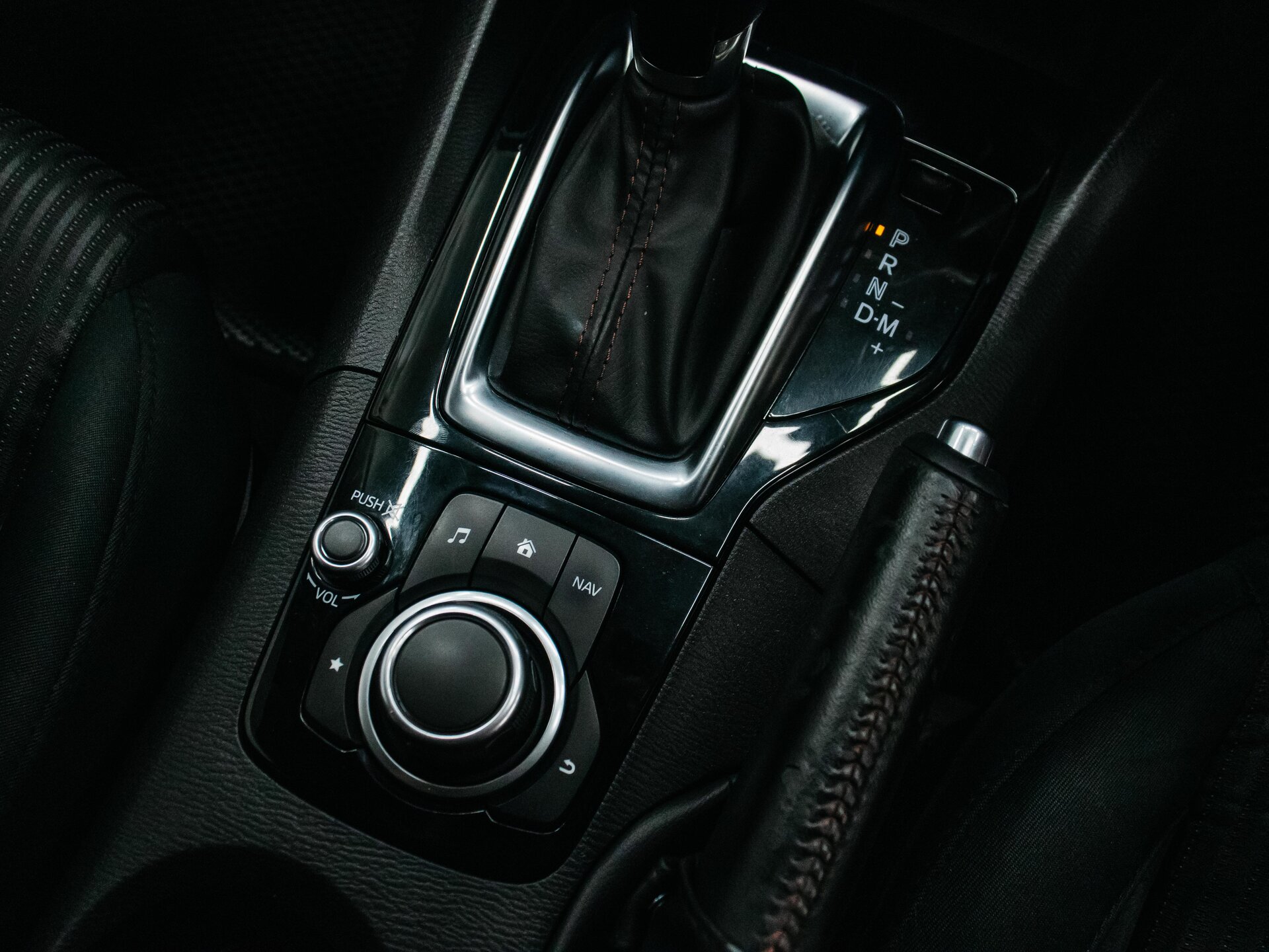 Mazda Axela 2015 24