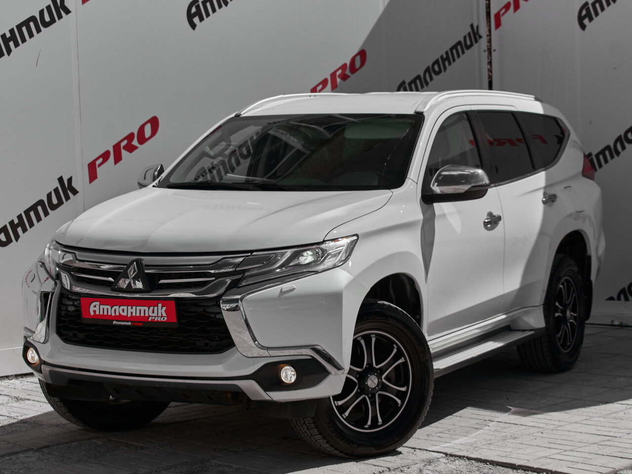 Купить Mitsubishi Pajero Sport 3.0 AT (209 л.с.) 4WD, 2016 в Екатеренбурге