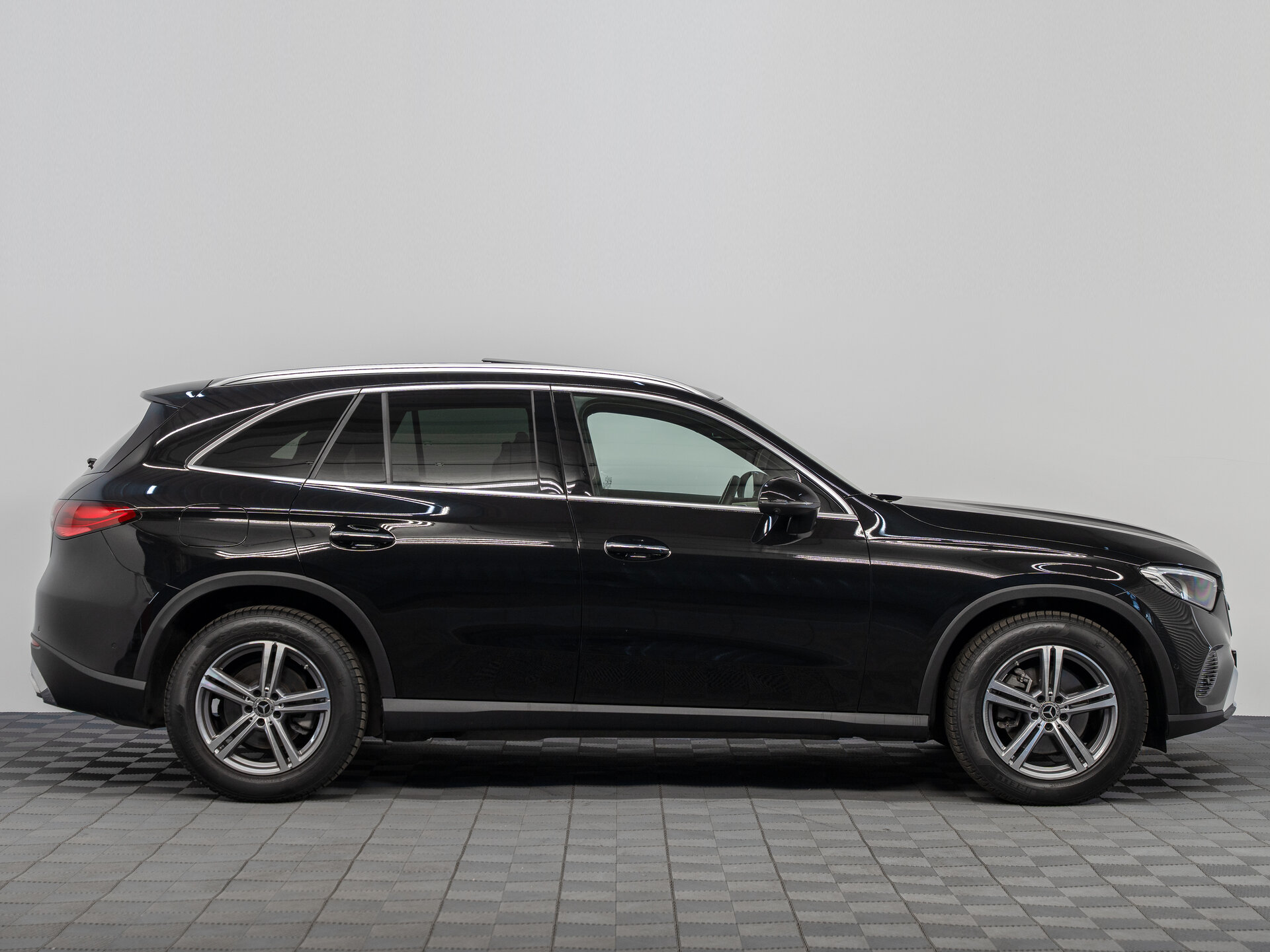 Автомобиль Mercedes-Benz GLC 220 d 2.0d AT (197 л.с.) 4WD - 4