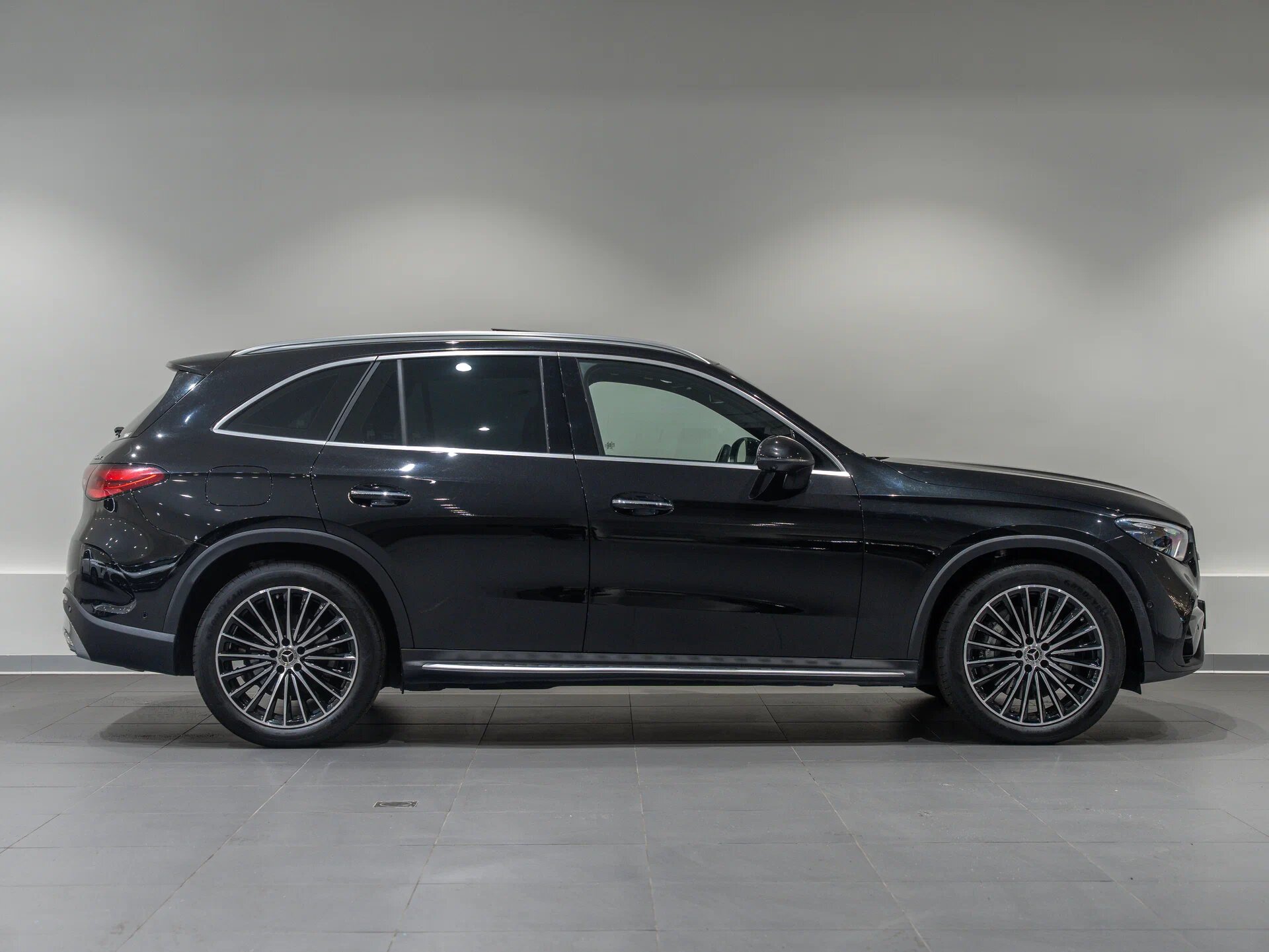 Автомобиль Mercedes-Benz GLC 300 2.0 AT (258 л.с.) 4WD - 4
