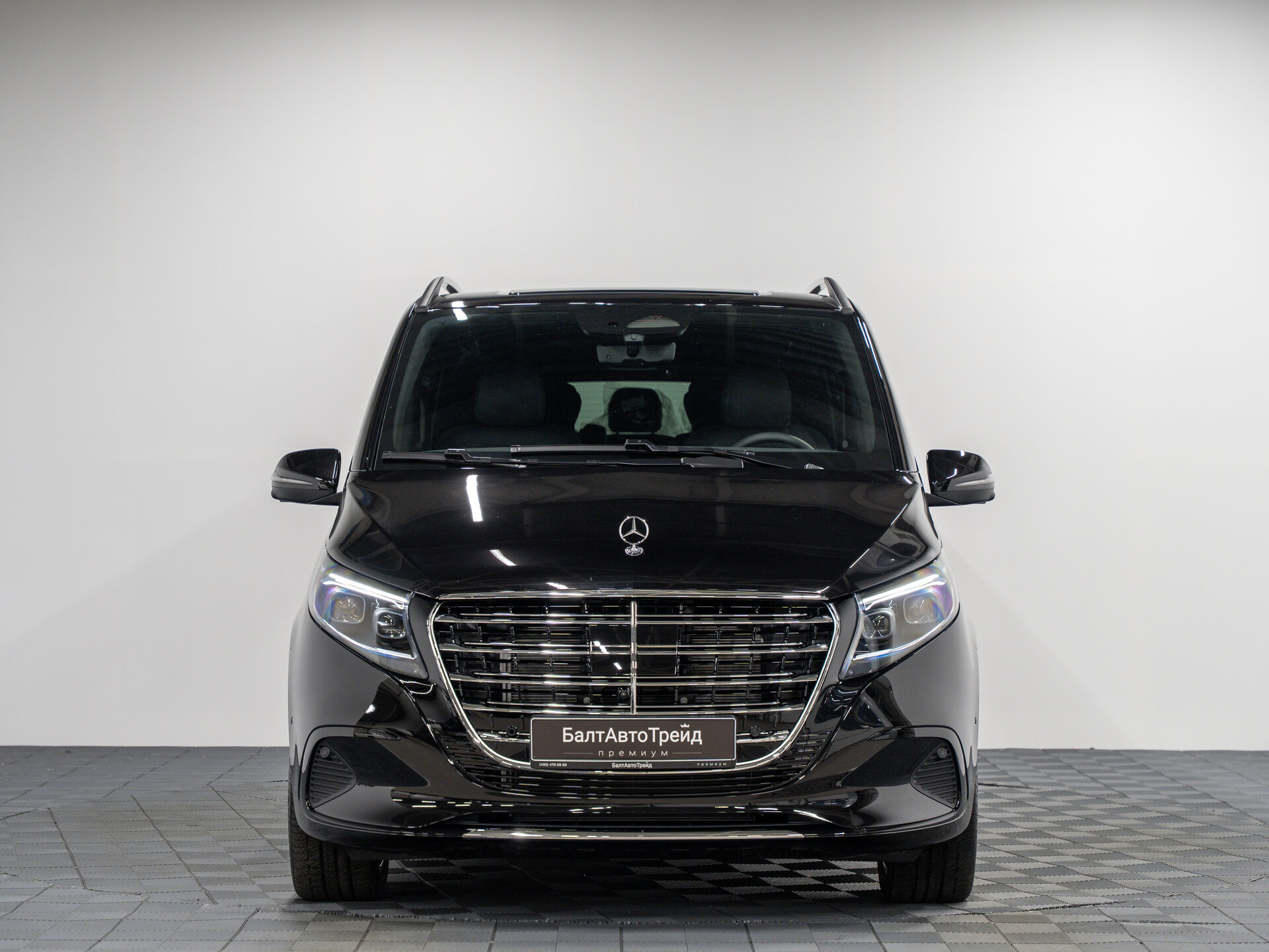 Автомобиль Mercedes-Benz V-Класс 300 d экстра длинный 2.0d AT (237 л.с.) 4WD - 4