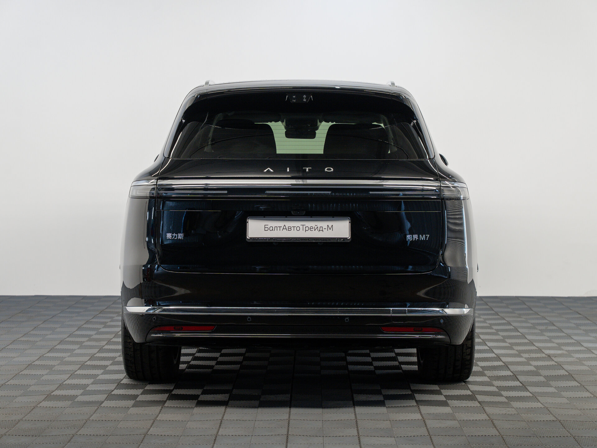 Автомобиль Aito M7 53.4 kWh 1.5hyb AT (533 л.с.) 4WD - 6