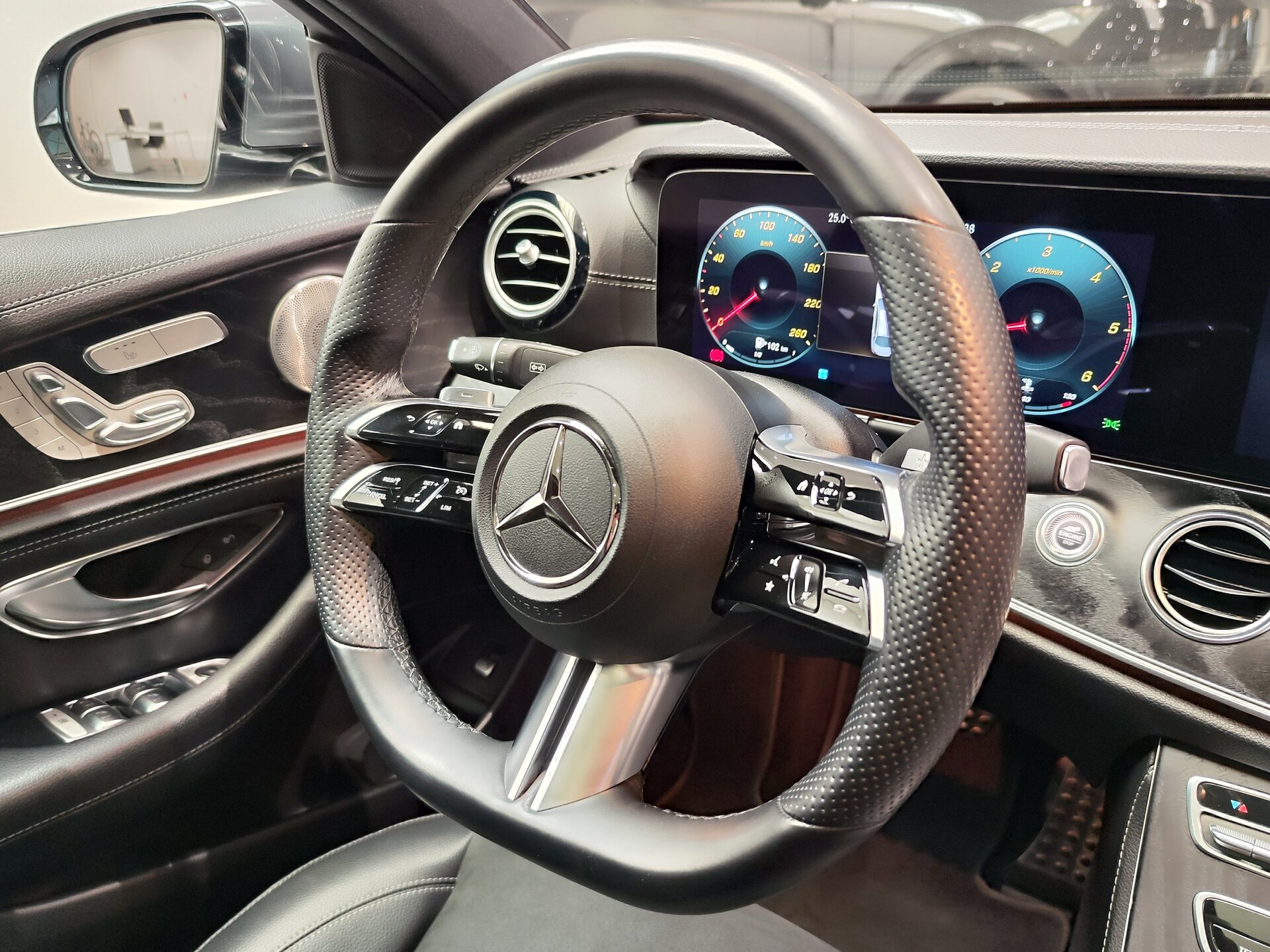 Автомобиль Mercedes-Benz E-Класс 350 d 2.9d AT (249 л.с.) 4WD - 14