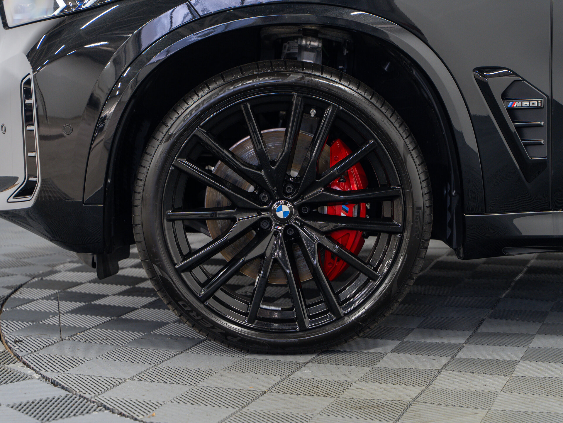 Автомобиль BMW X5 M60i 4.4 AT (530 л.с.) 4WD - 15