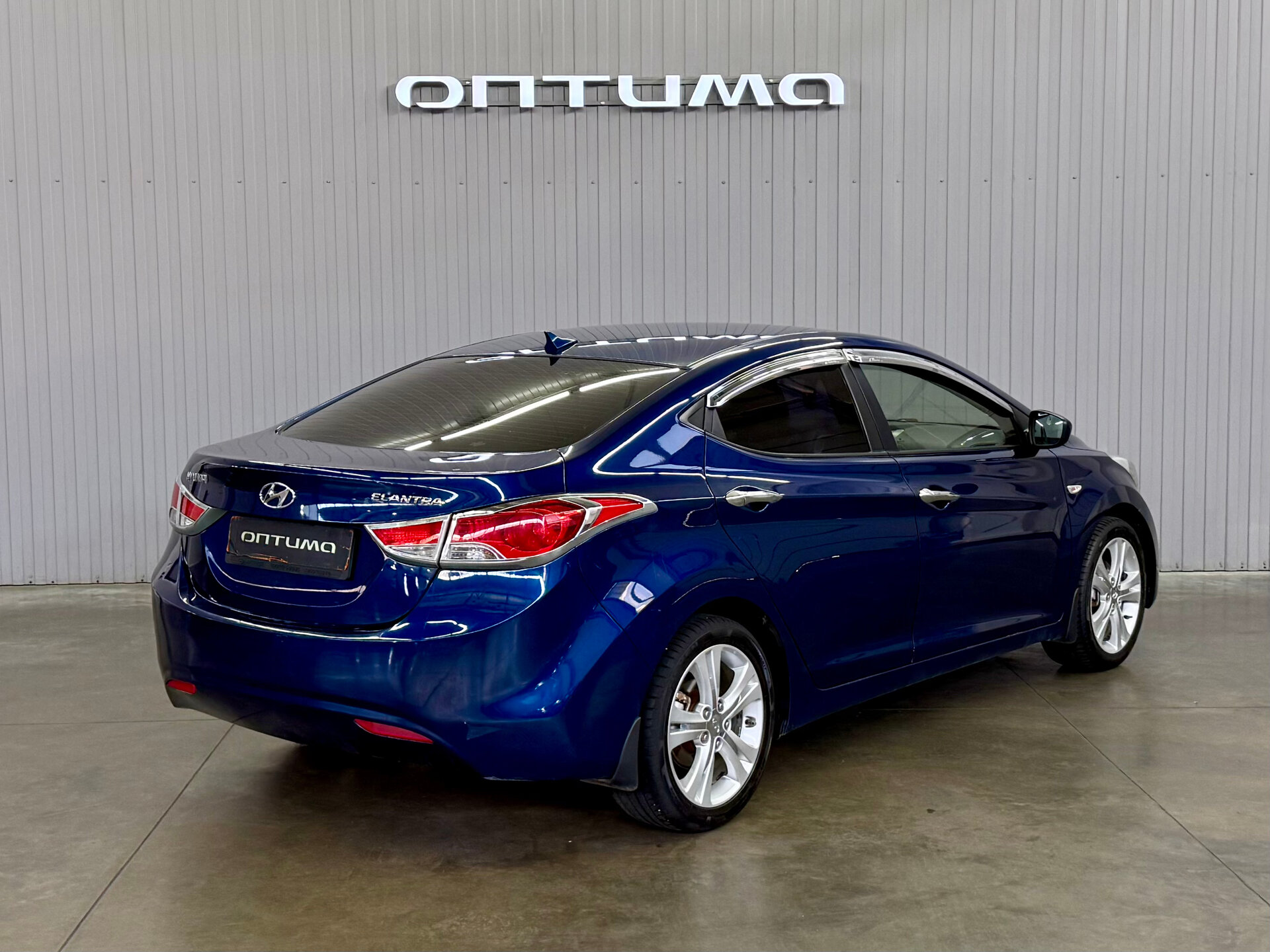 Hyundai Elantra 