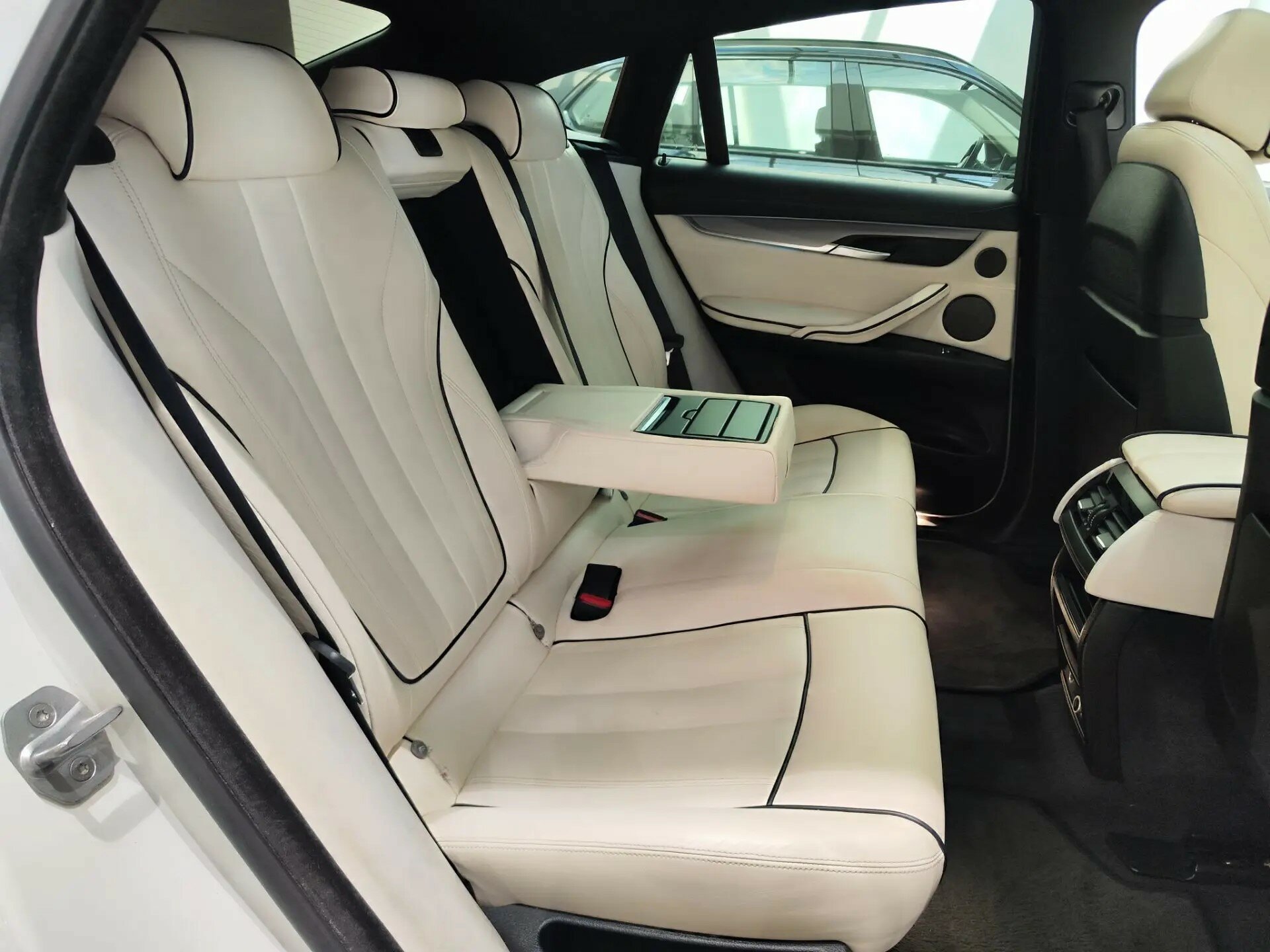 Автомобиль BMW X6 40d 3.0d AT (313 л.с.) 4WD - 11