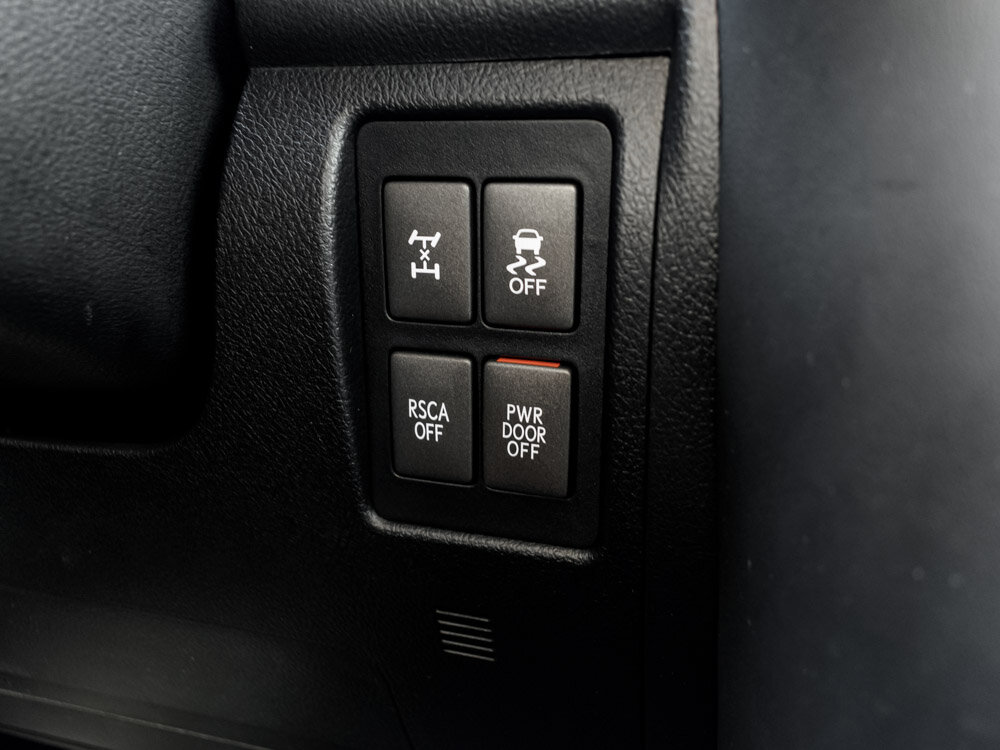 Купить Lexus LX 570 5.7 AT (367 л.с.) 4WD, 2011 в Екатеренбурге
