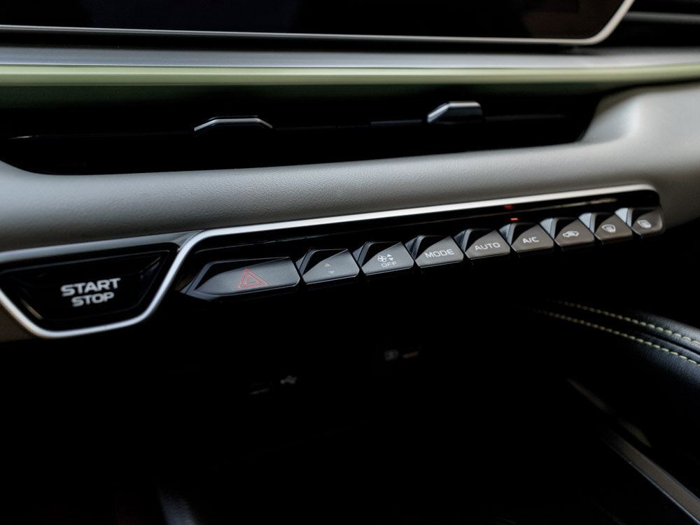 Купить Geely Coolray 1.5 AMT (177 л.с.), 2023 в Екатеренбурге