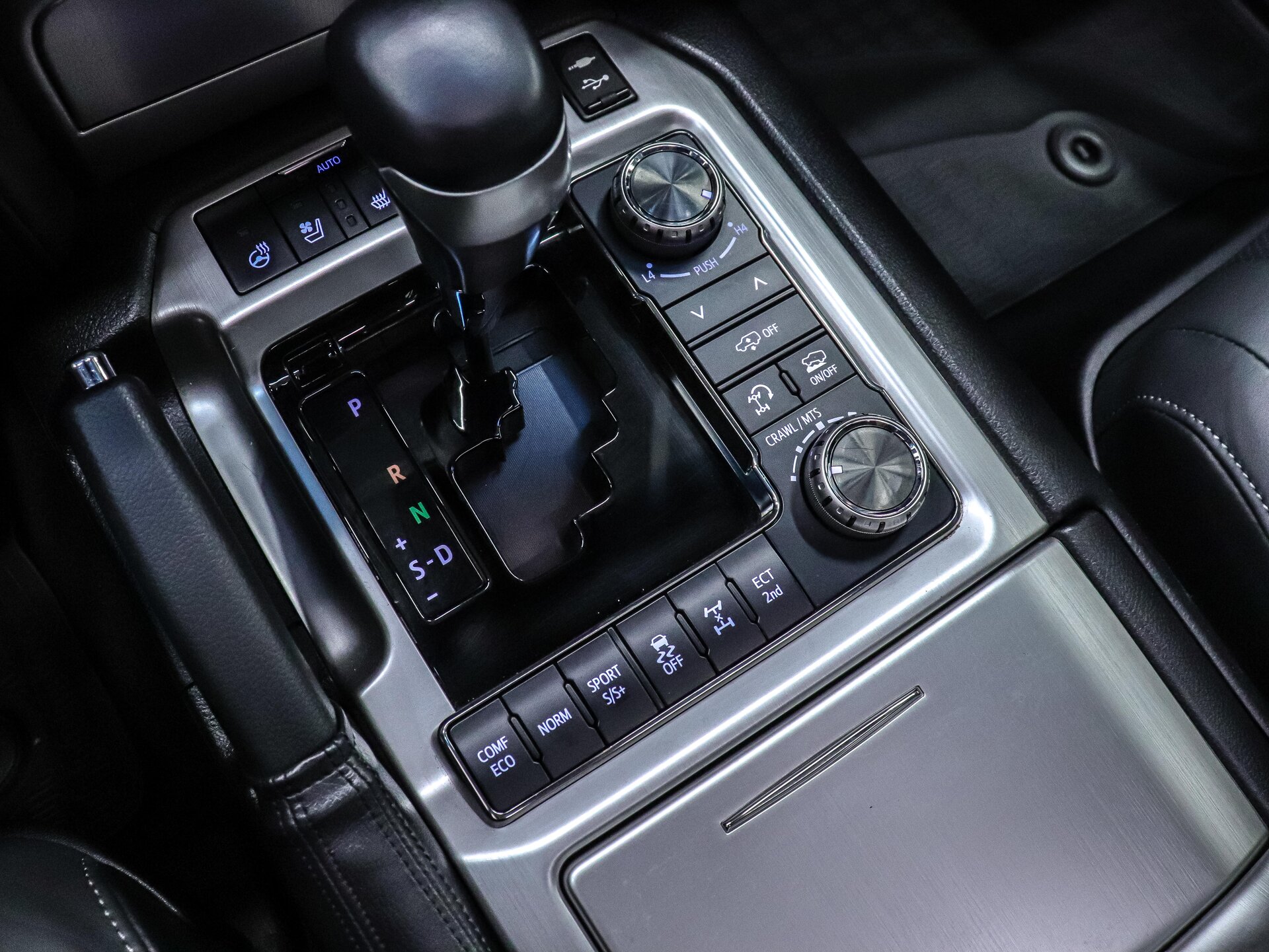 Toyota Land Cruiser 2019 26