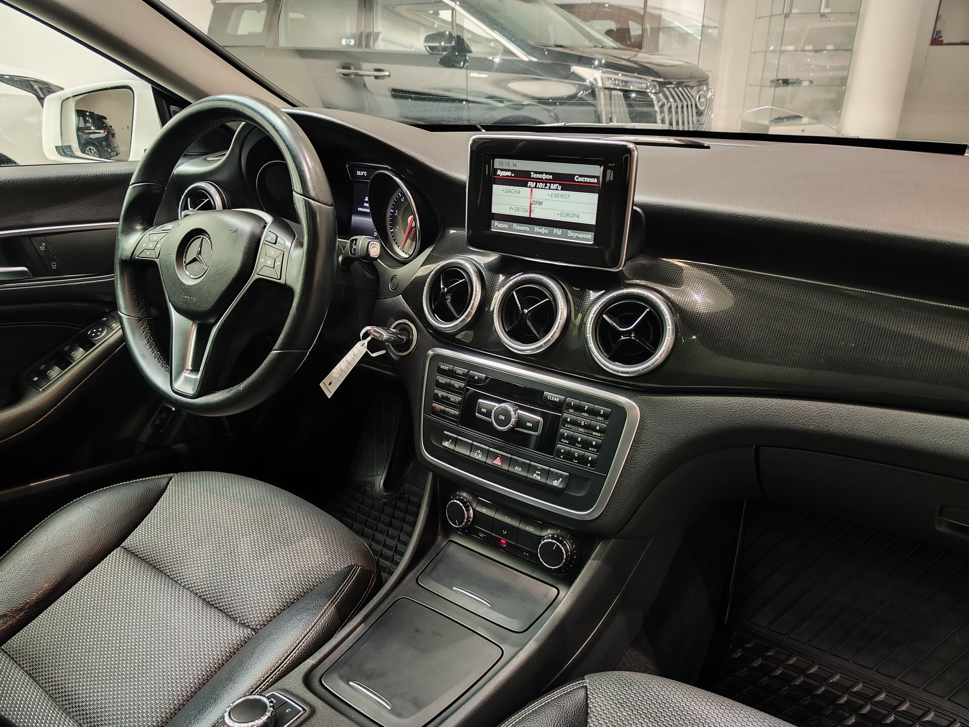 Автомобиль Mercedes-Benz CLA 200 1.6 AMT (156 л.с.) - 14