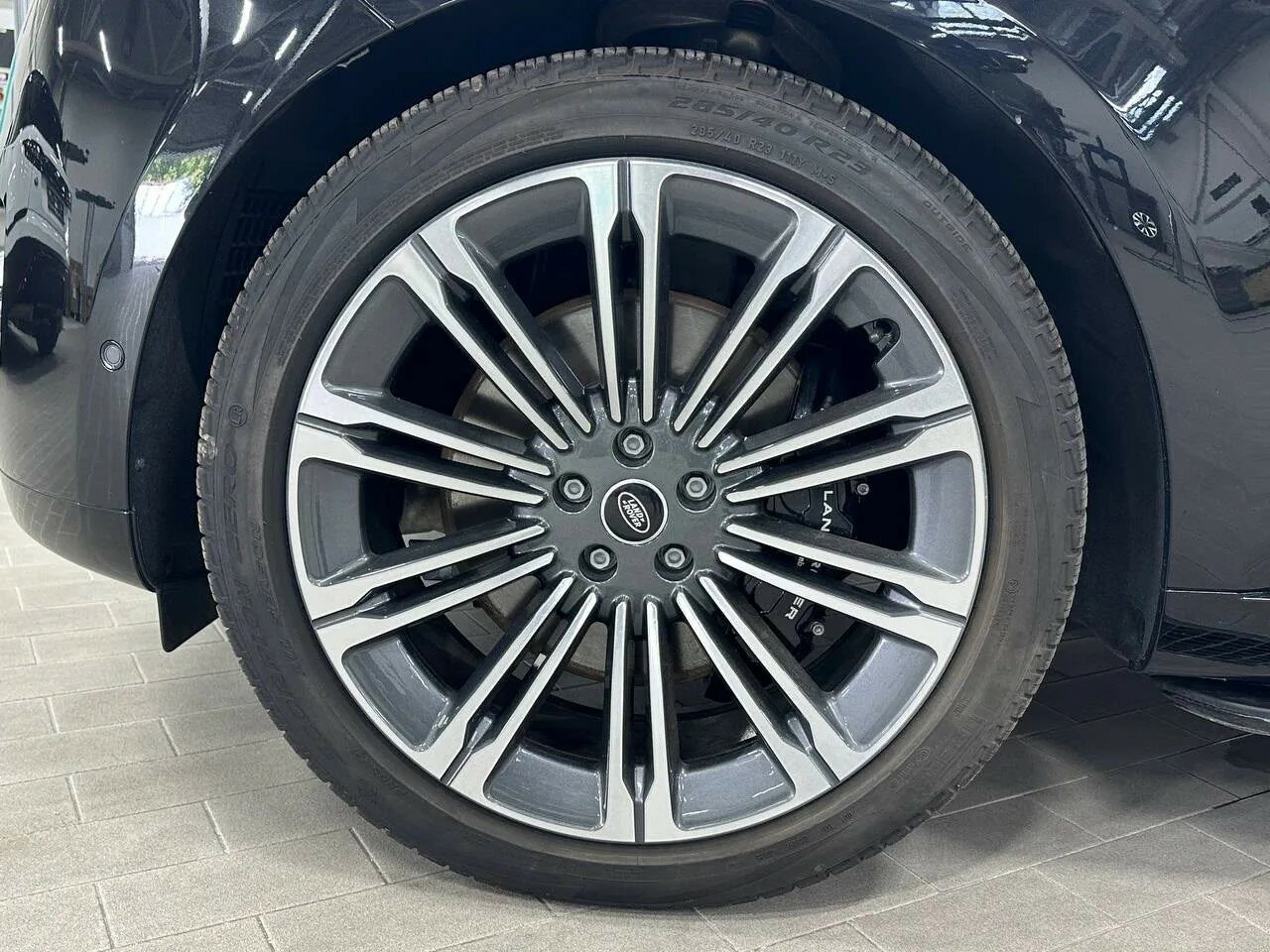 Автомобиль Land Rover Range Rover P530 MHEV Long 4.4 AT (530 л.с.) 4WD - 7