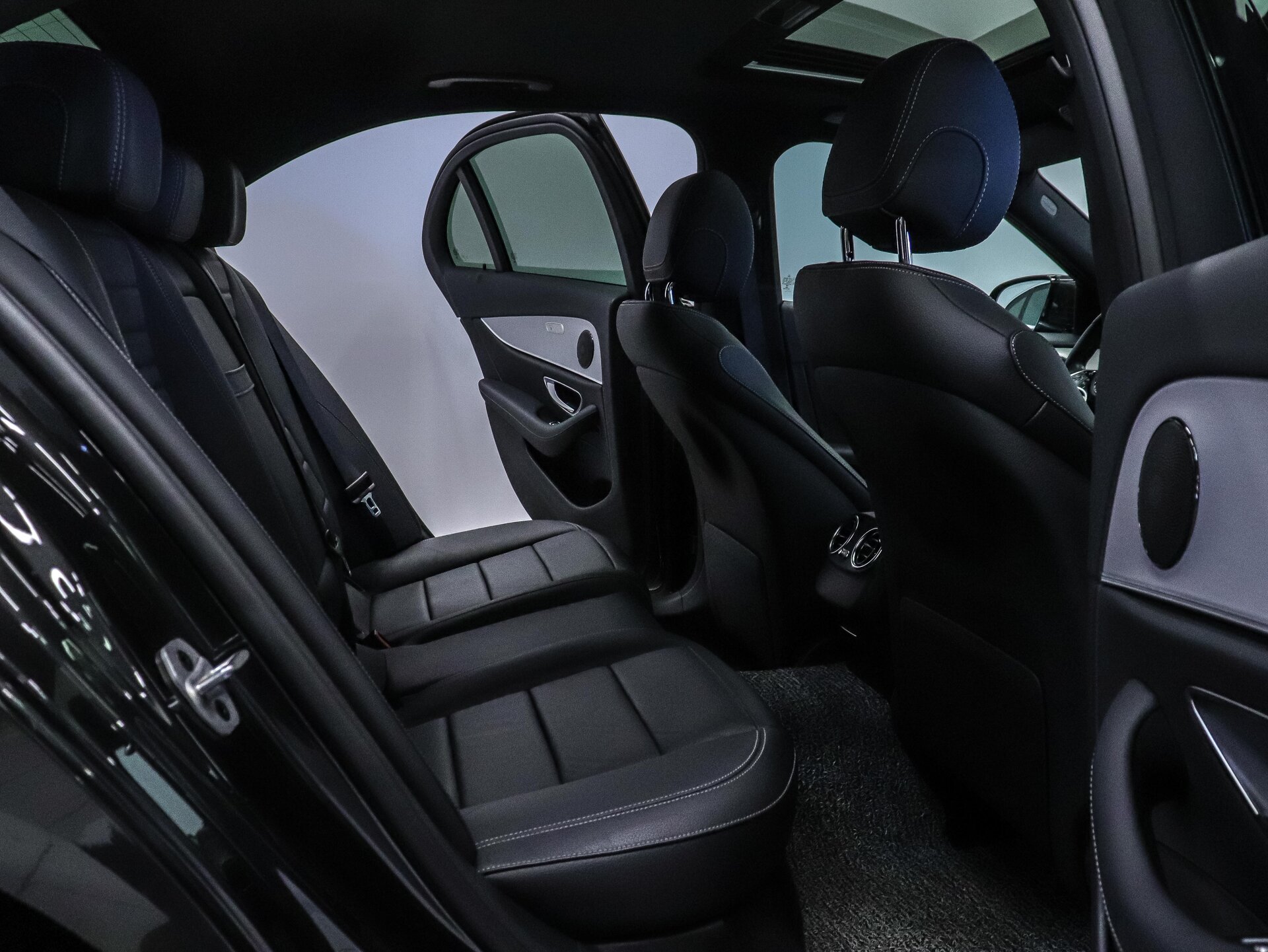 Mercedes-Benz E-Класс 2021 36