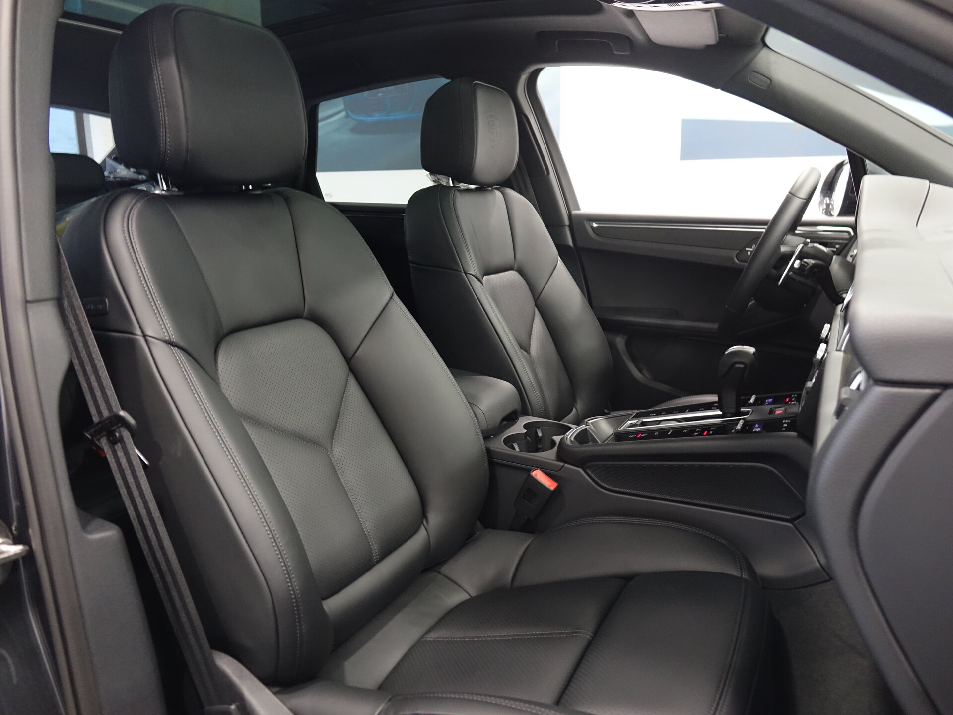 Автомобиль Porsche Macan 2.0 AMT (265 л.с.) 4WD - 19