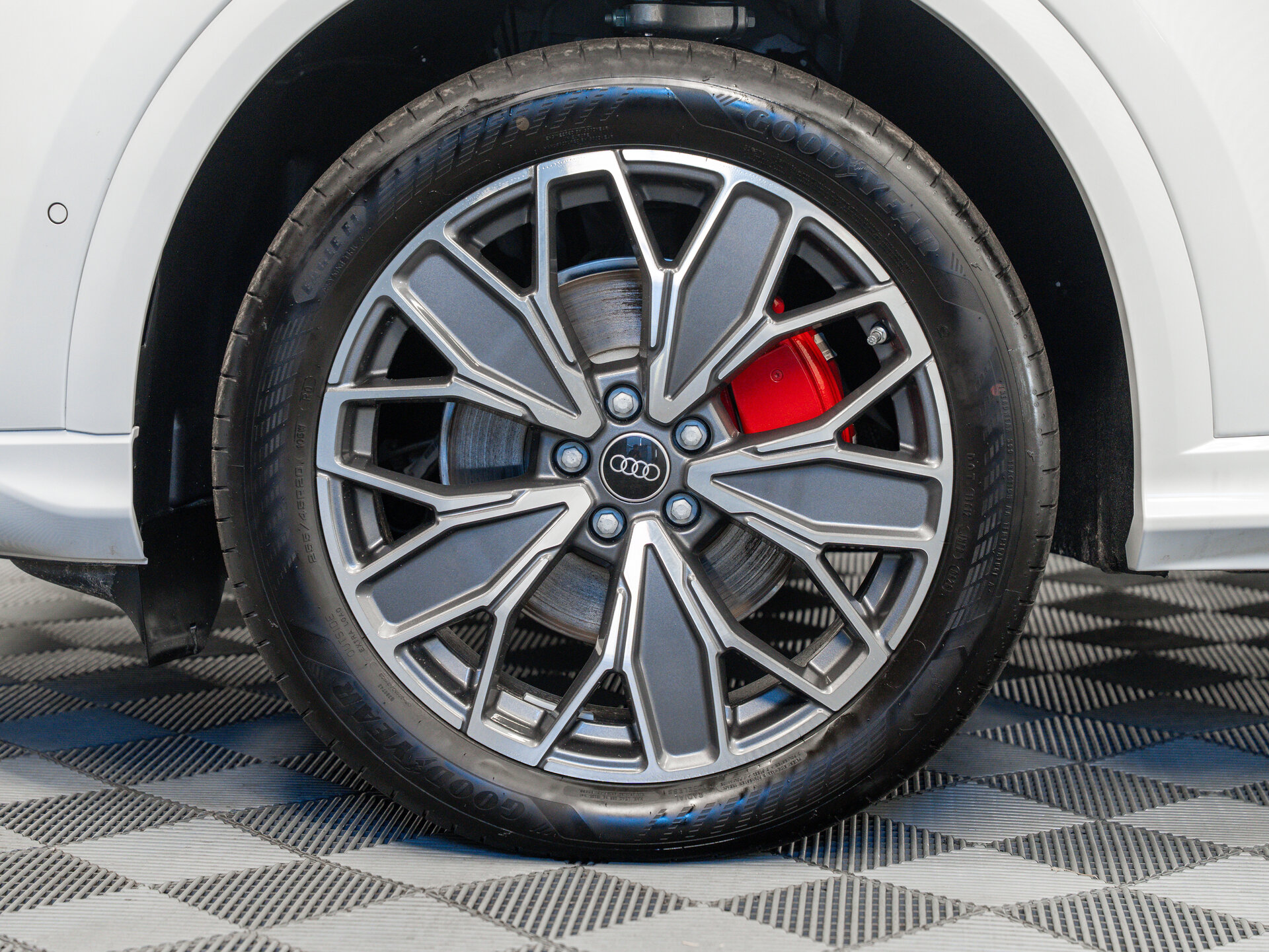 Автомобиль Audi Q5 L 2.0 AMT (204 л.с.) 4WD - 11