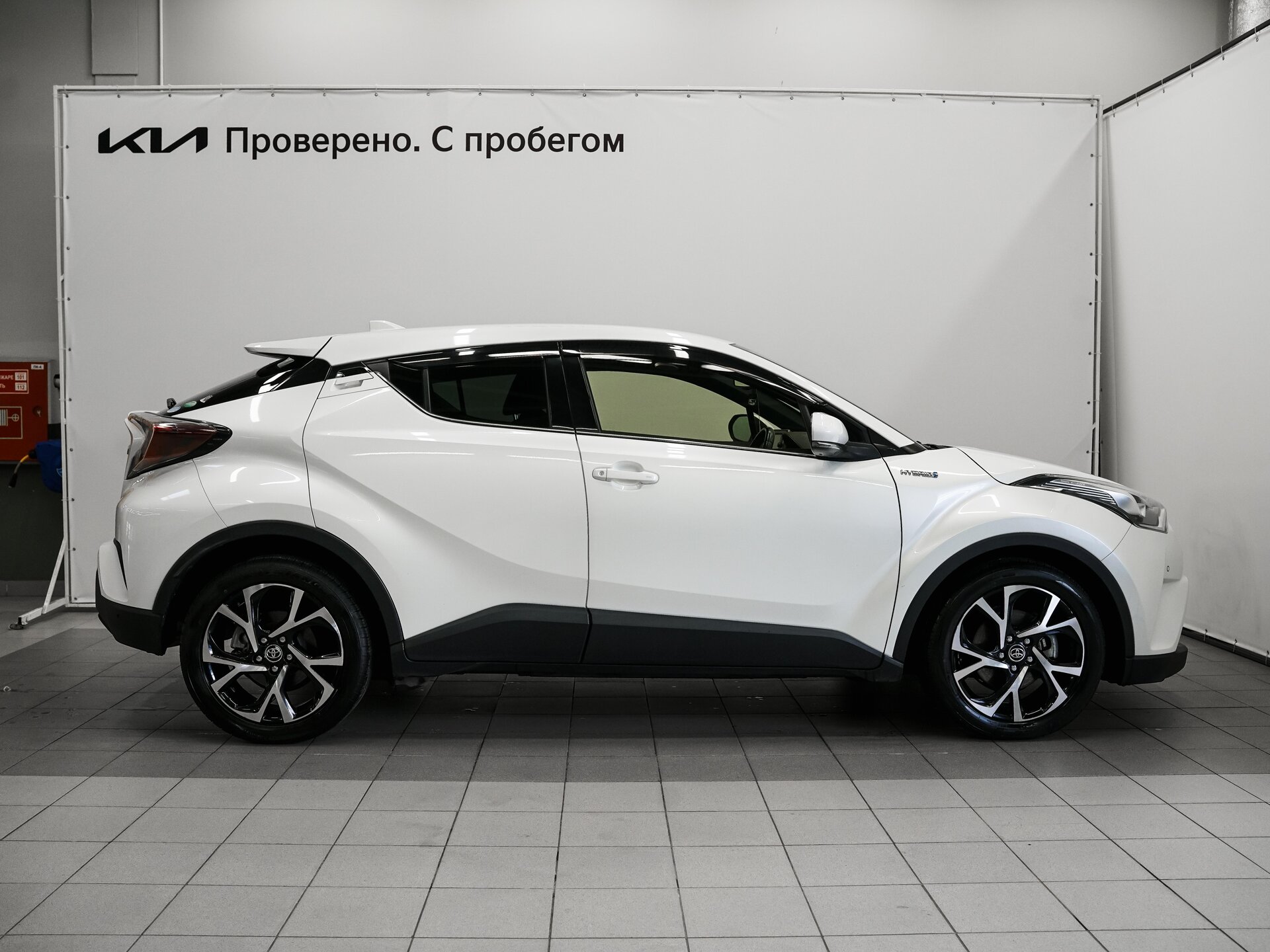 Toyota C-HR 2017 6