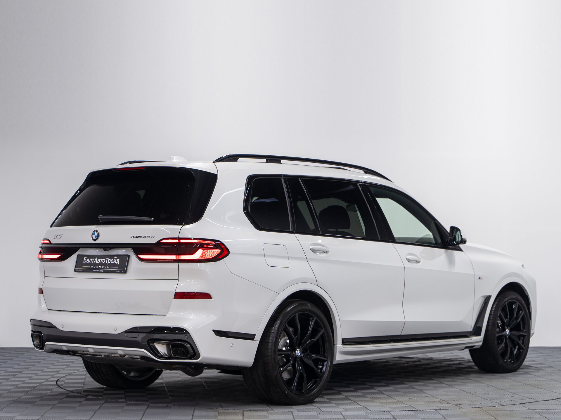 Автомобиль BMW X7 40d 3.0d AT (340 л.с.) 4WD - 7