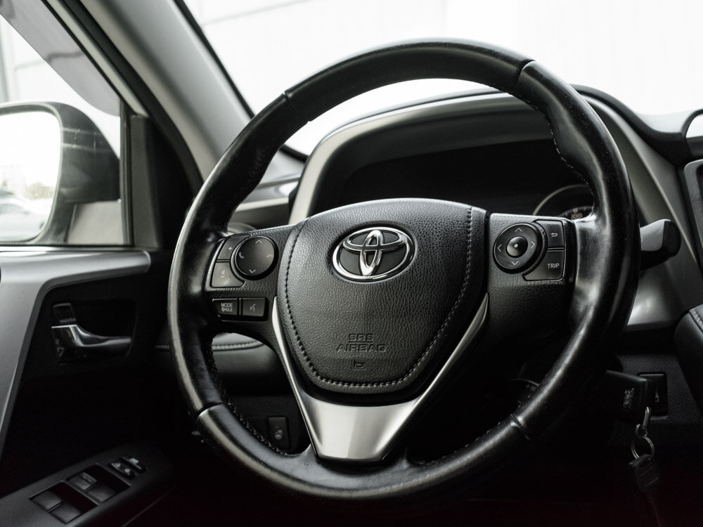 Купить Toyota RAV4 2.0 CVT (146 л.с.) 4WD, 2016 в Екатеренбурге