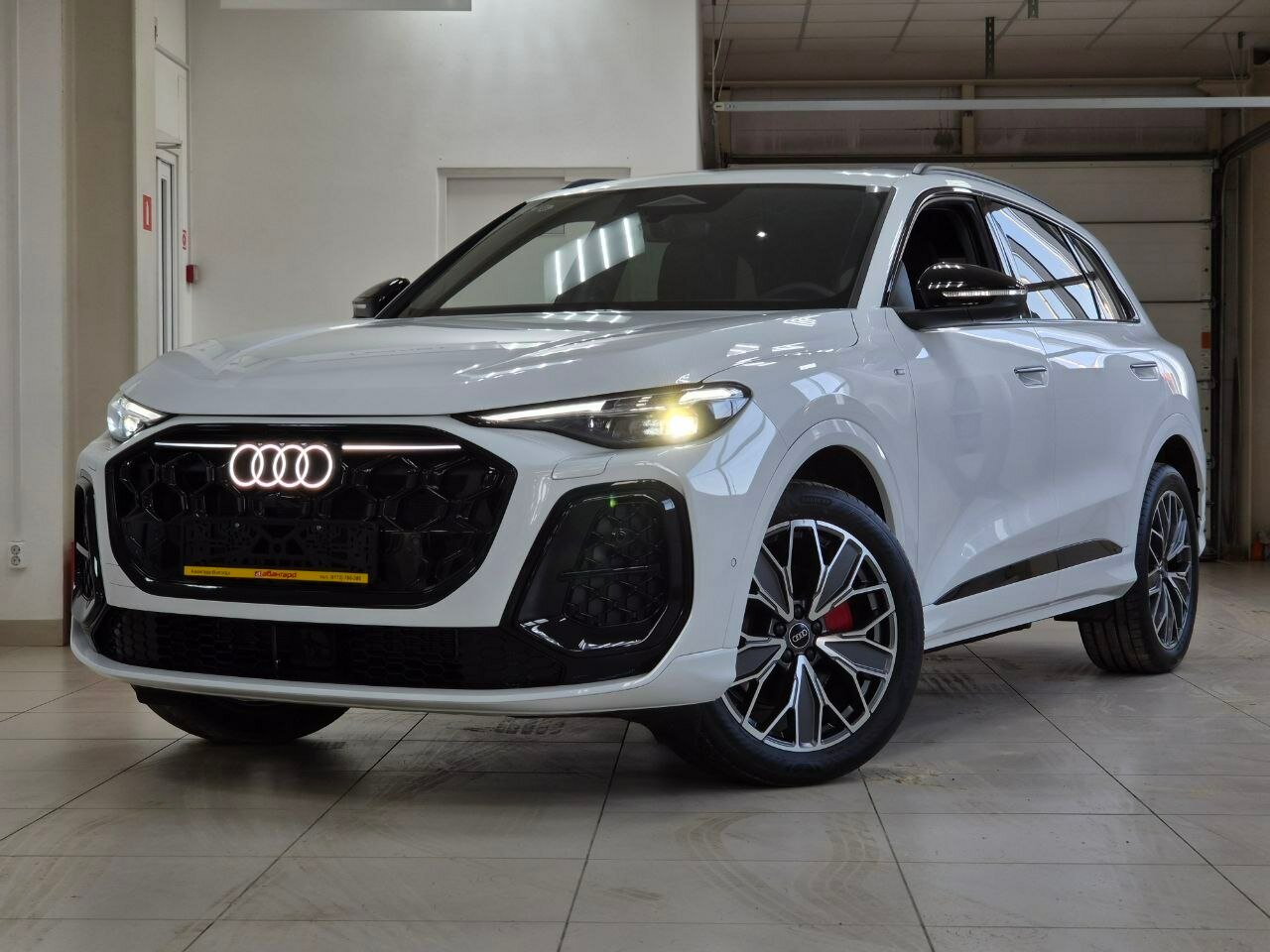 Audi Q5, III (GU) L 2.0 AMT (204 л.с.) 4WD 2026