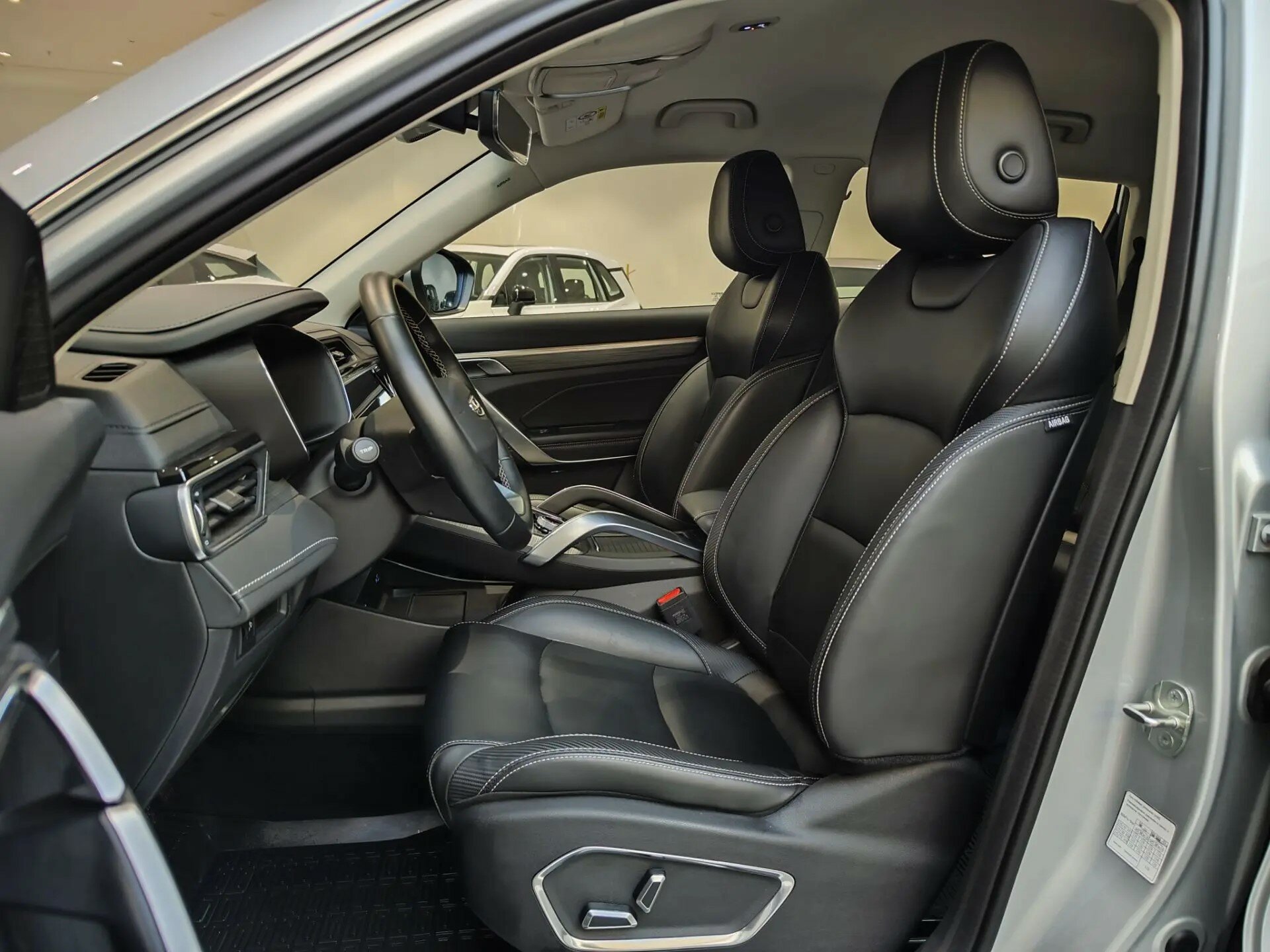 Автомобиль Geely Atlas Pro 1.5 AMT (177 л.с.) 4WD - 8