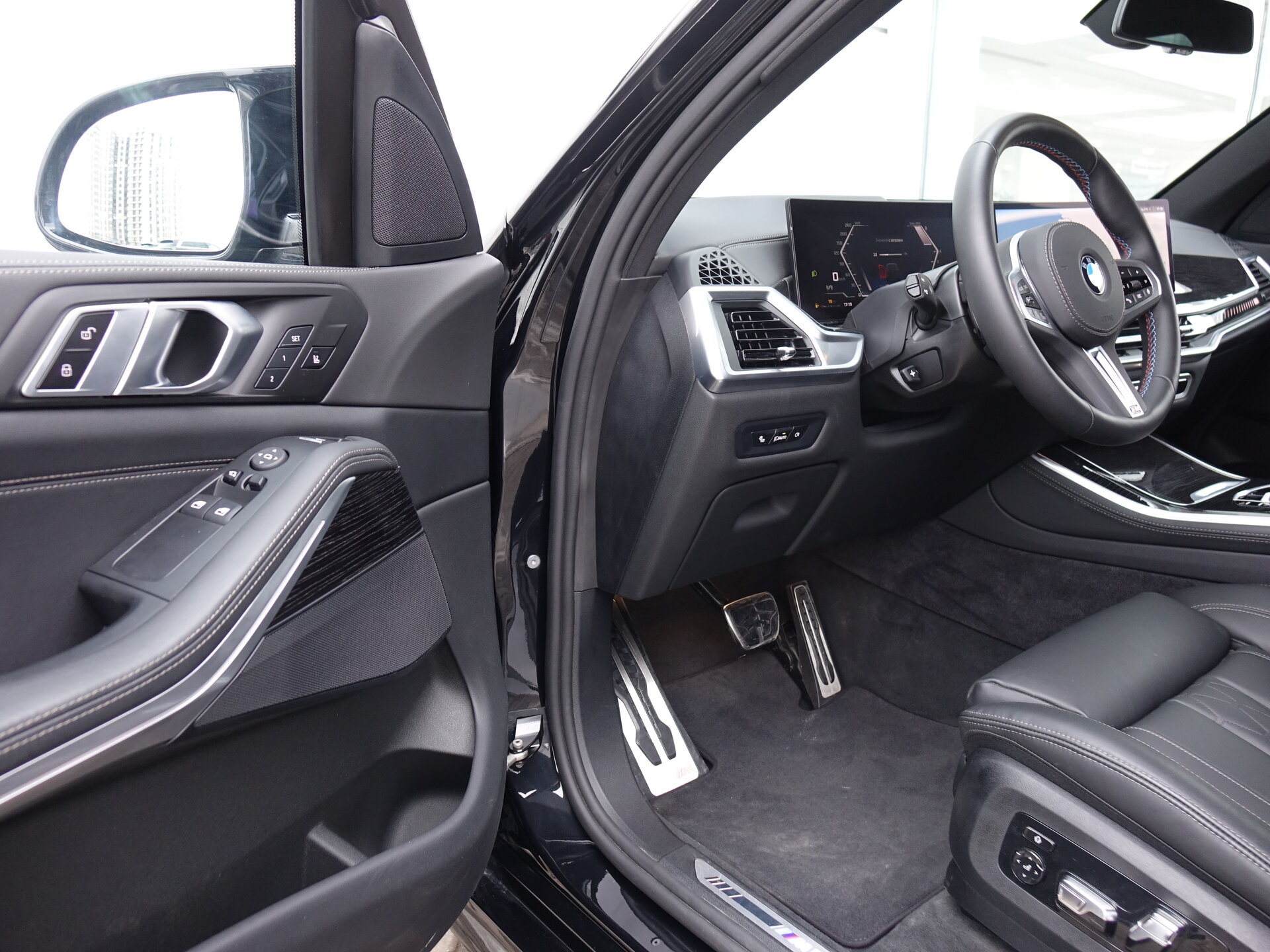 Автомобиль BMW X5 M60i 4.4 AT (530 л.с.) 4WD - 7