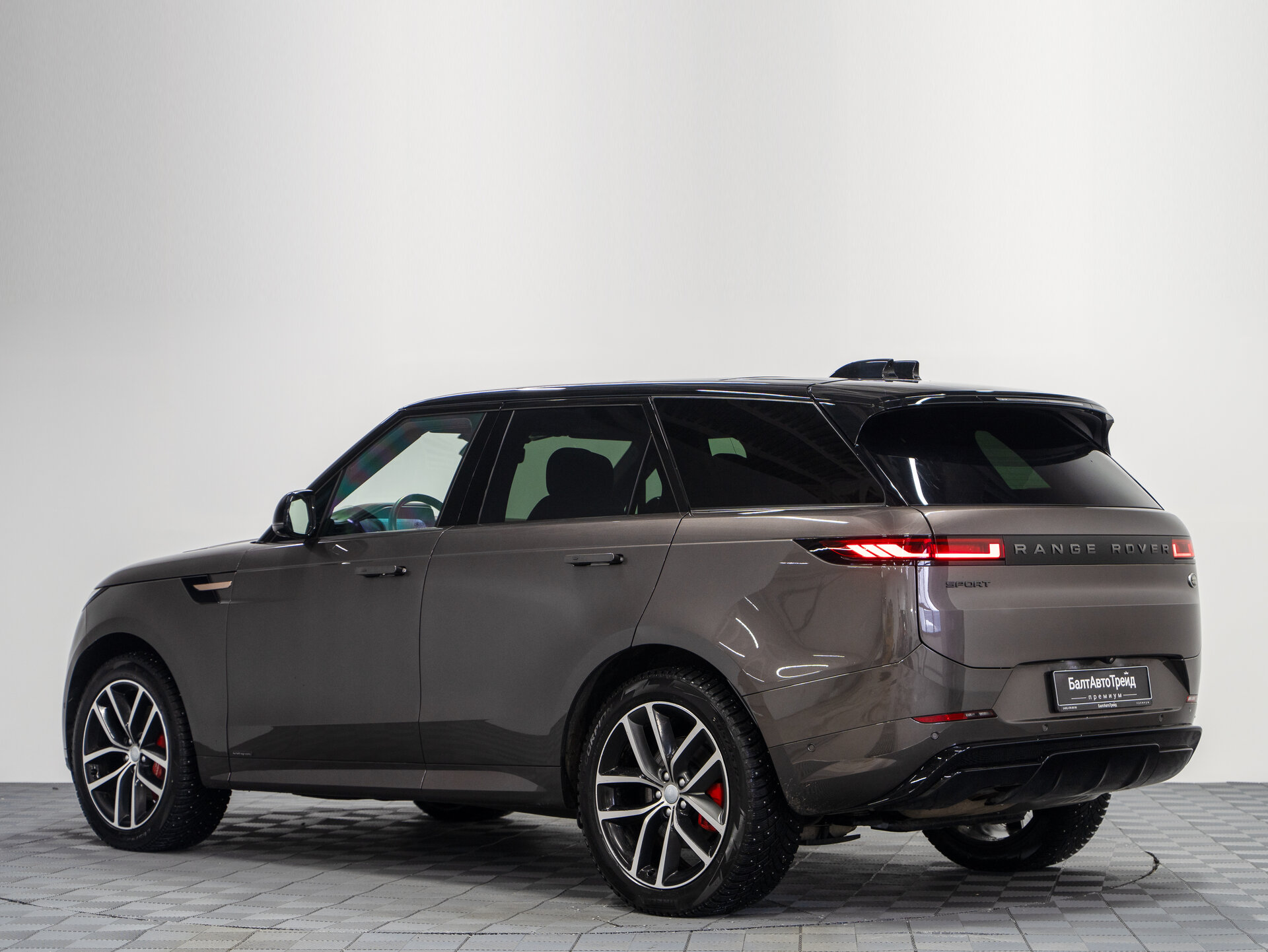 Автомобиль Land Rover Range Rover Sport D350 3.0d AT (350 л.с.) 4WD - 9