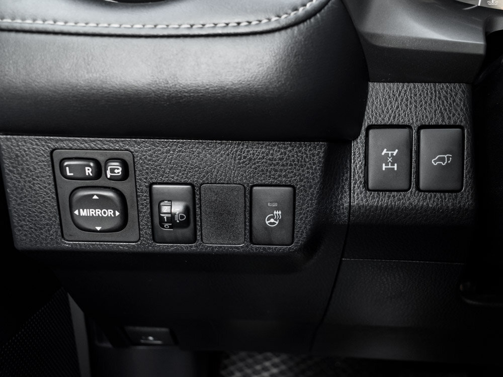 Купить Toyota RAV4 2.0 CVT (146 л.с.) 4WD, 2016 в Екатеренбурге