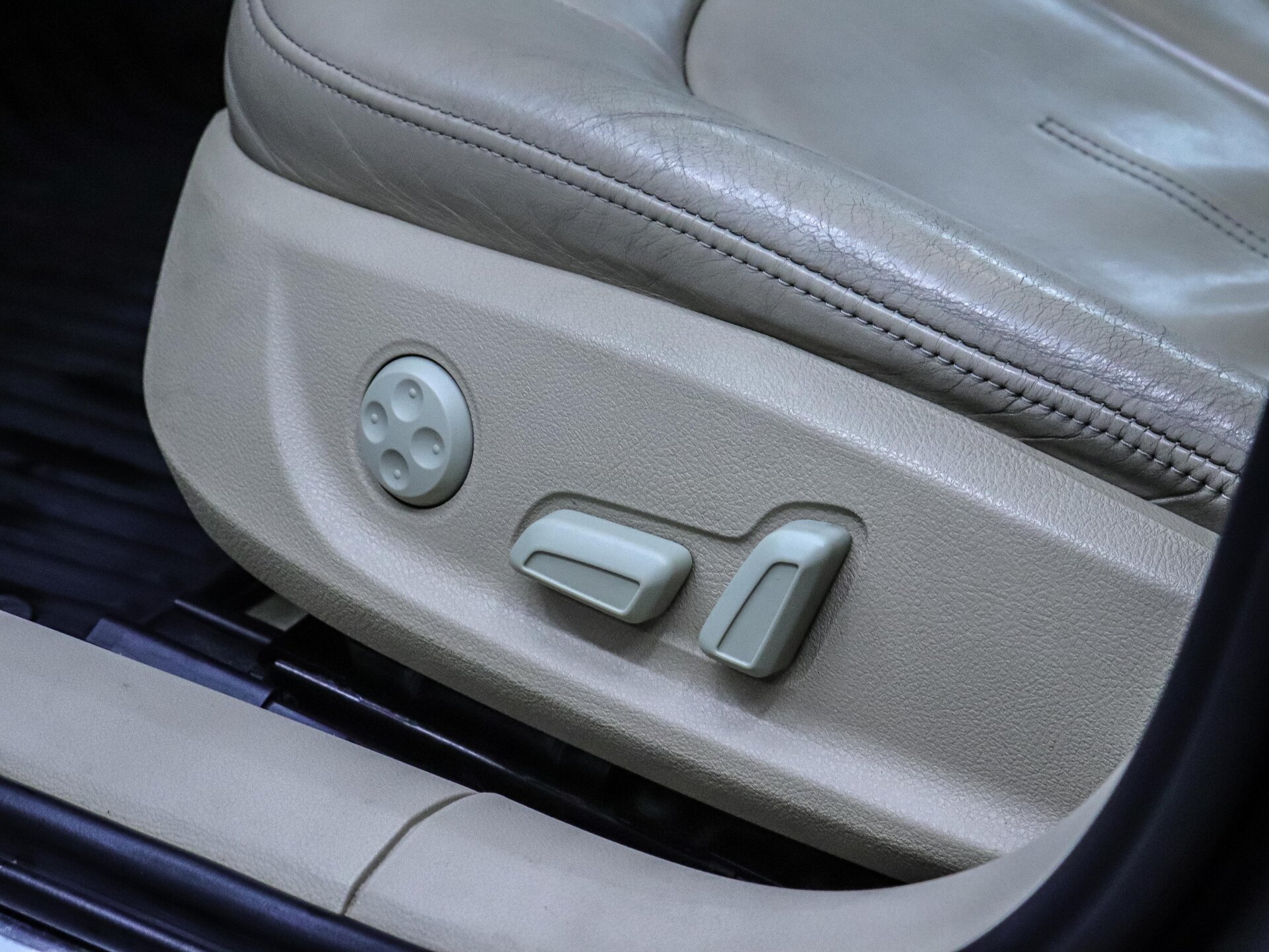 Audi A6 2011 18