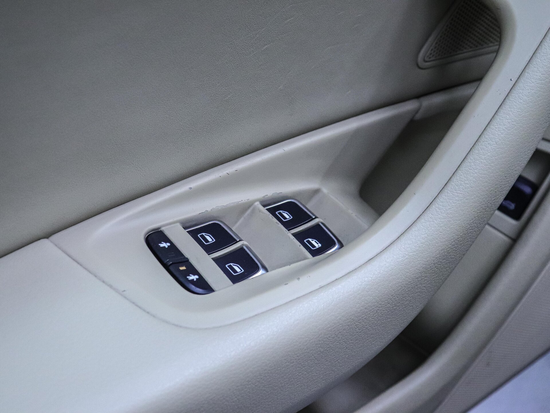 Audi A6 2011 10