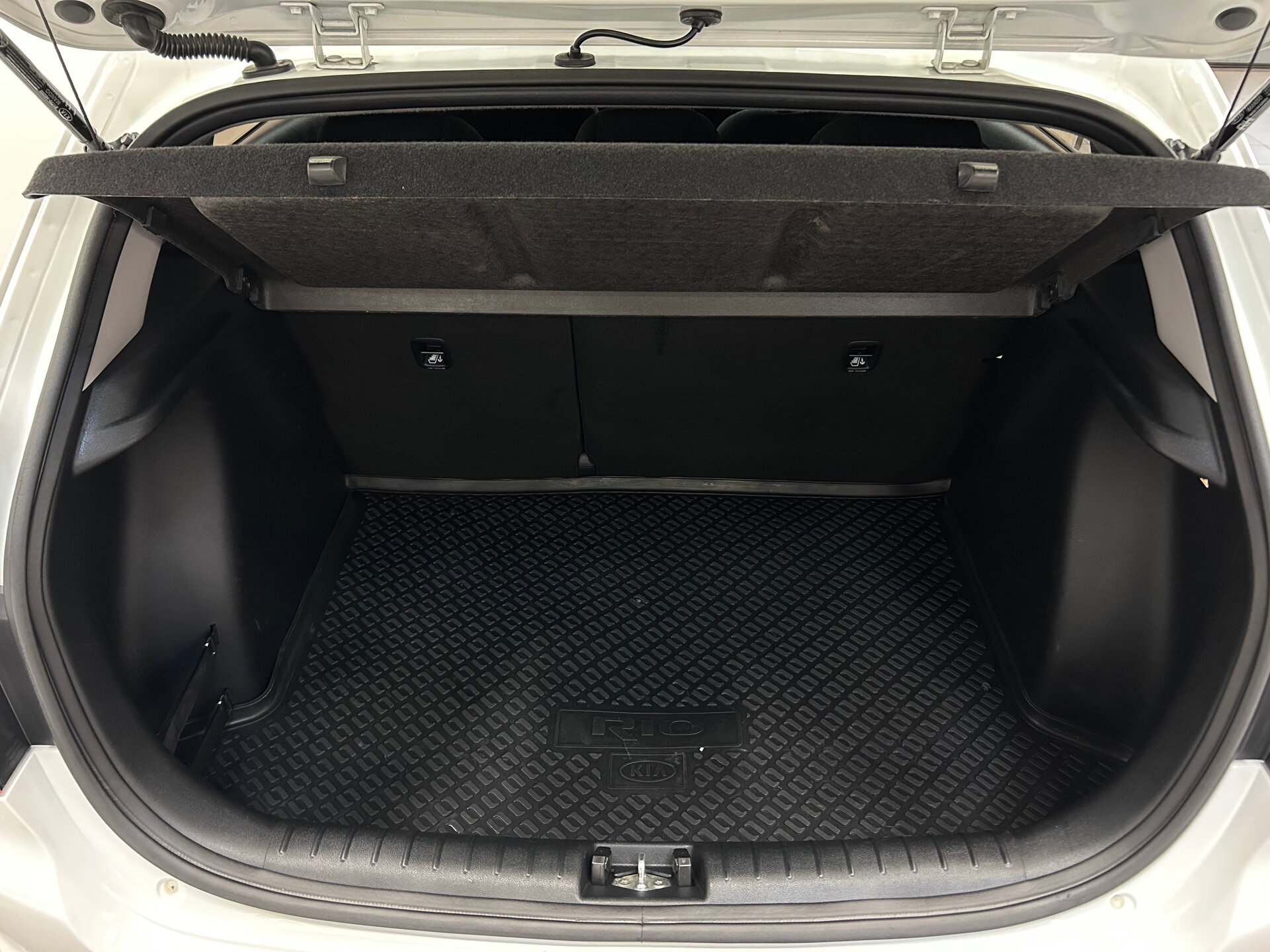 Kia Rio 2019 8
