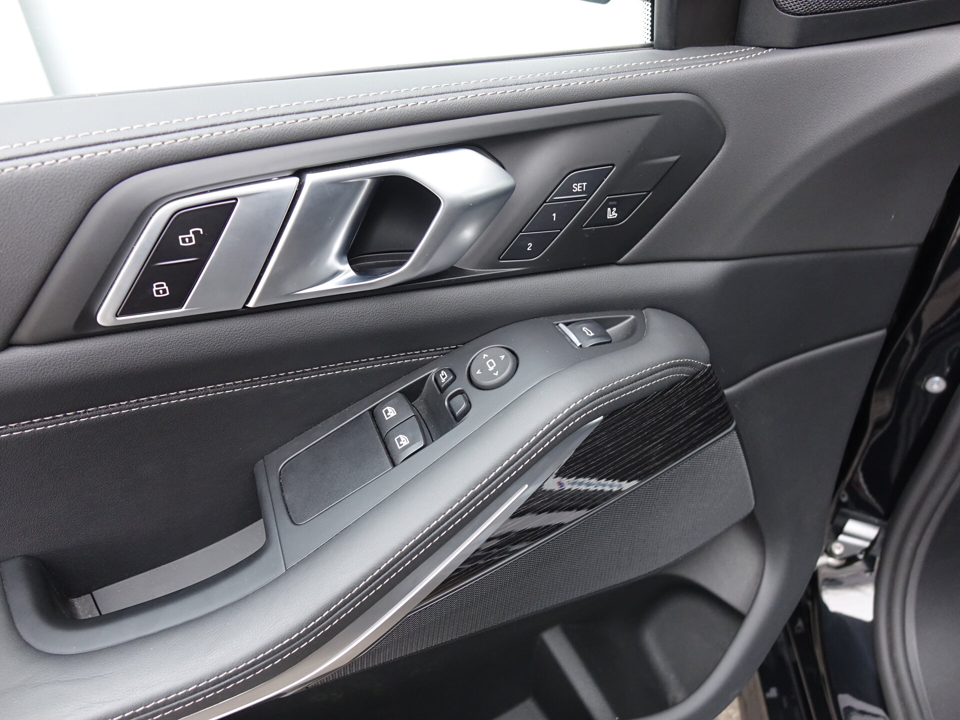 Автомобиль BMW X5 M60i 4.4 AT (530 л.с.) 4WD - 8