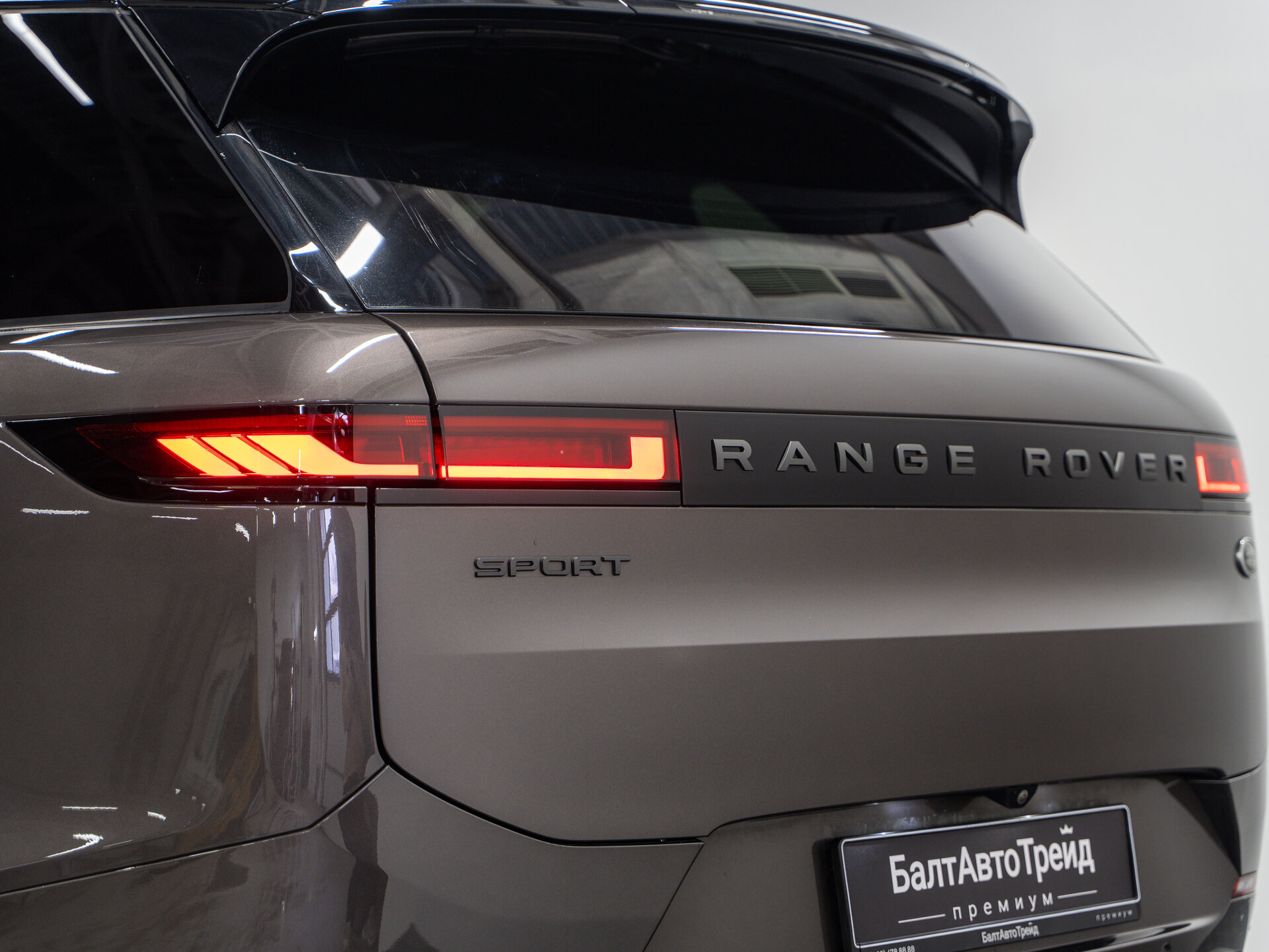 Автомобиль Land Rover Range Rover Sport D350 3.0d AT (350 л.с.) 4WD - 10